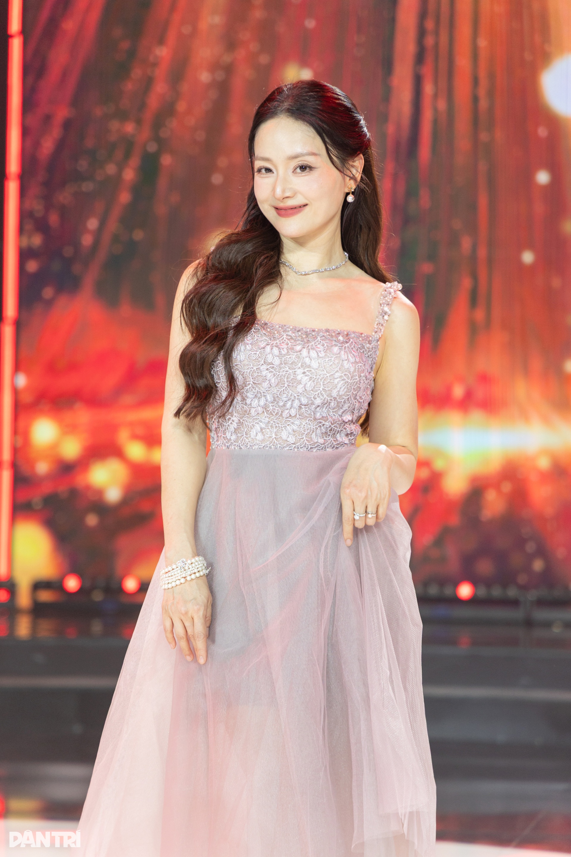 Dàn nữ diễn viên gợi cảm bậc nhất của VTV khoe sắc - 7