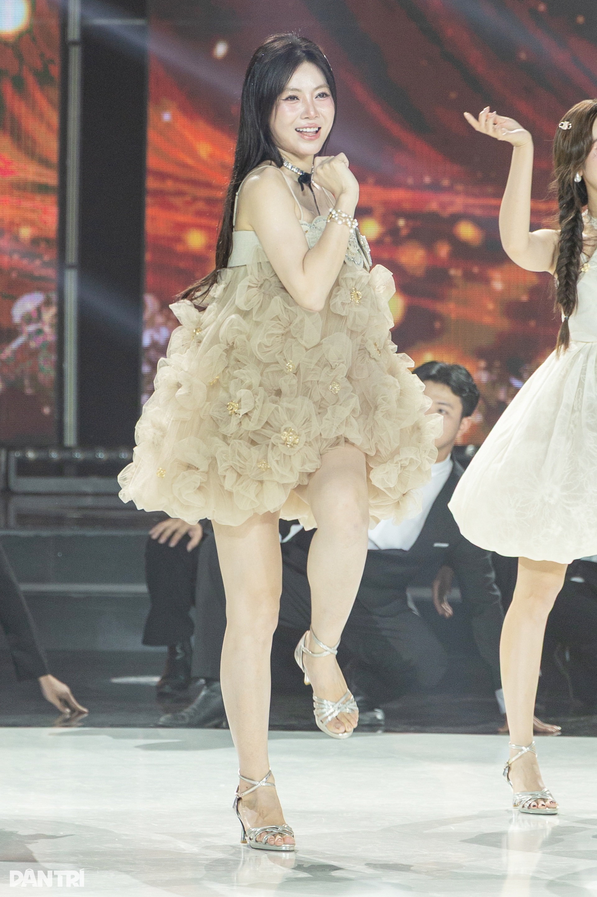 Dàn nữ diễn viên gợi cảm bậc nhất của VTV khoe sắc - 11