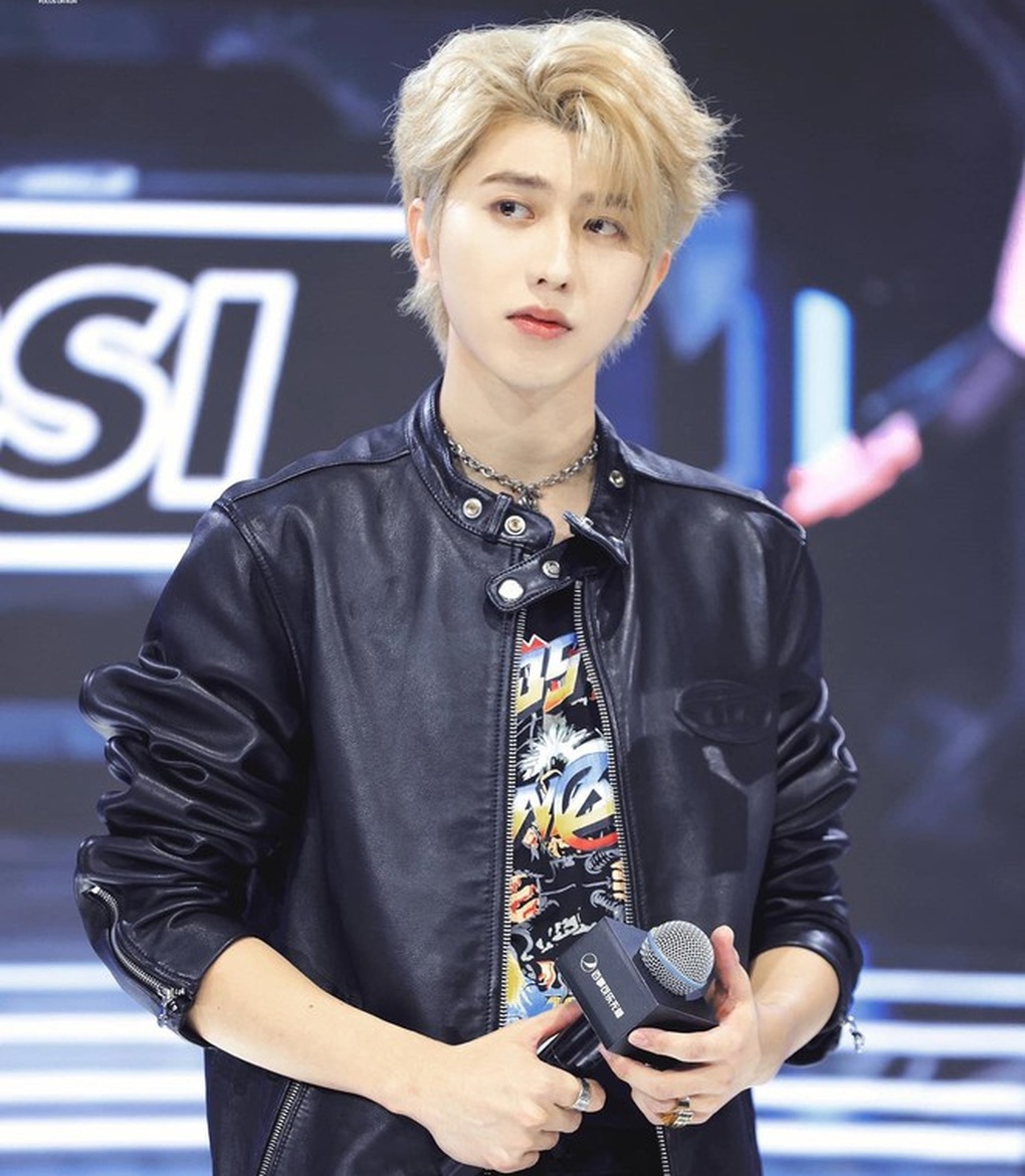 “Tướng quân mặt hoa da phấn” gây sốt và làn sóng phản đối mỹ nam ẻo lả - 4