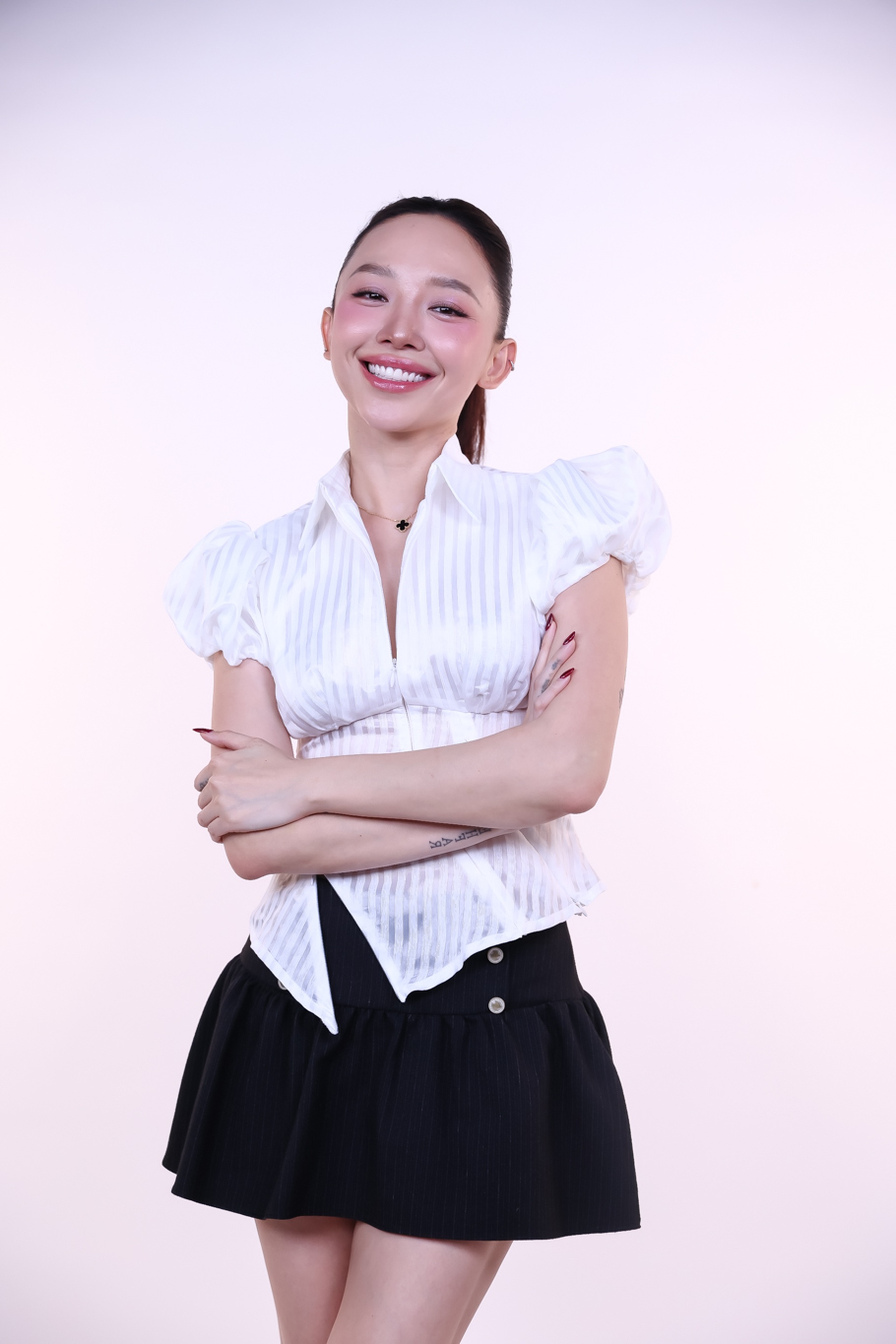 Tóc Tiên sau ly hôn: Diện bikini gây sốt, khẳng định luôn muốn được yêu - 2 Tóc Tiên sau ly hôn: Diện bikini gây sốt, khẳng định luôn muốn được yêu - 2