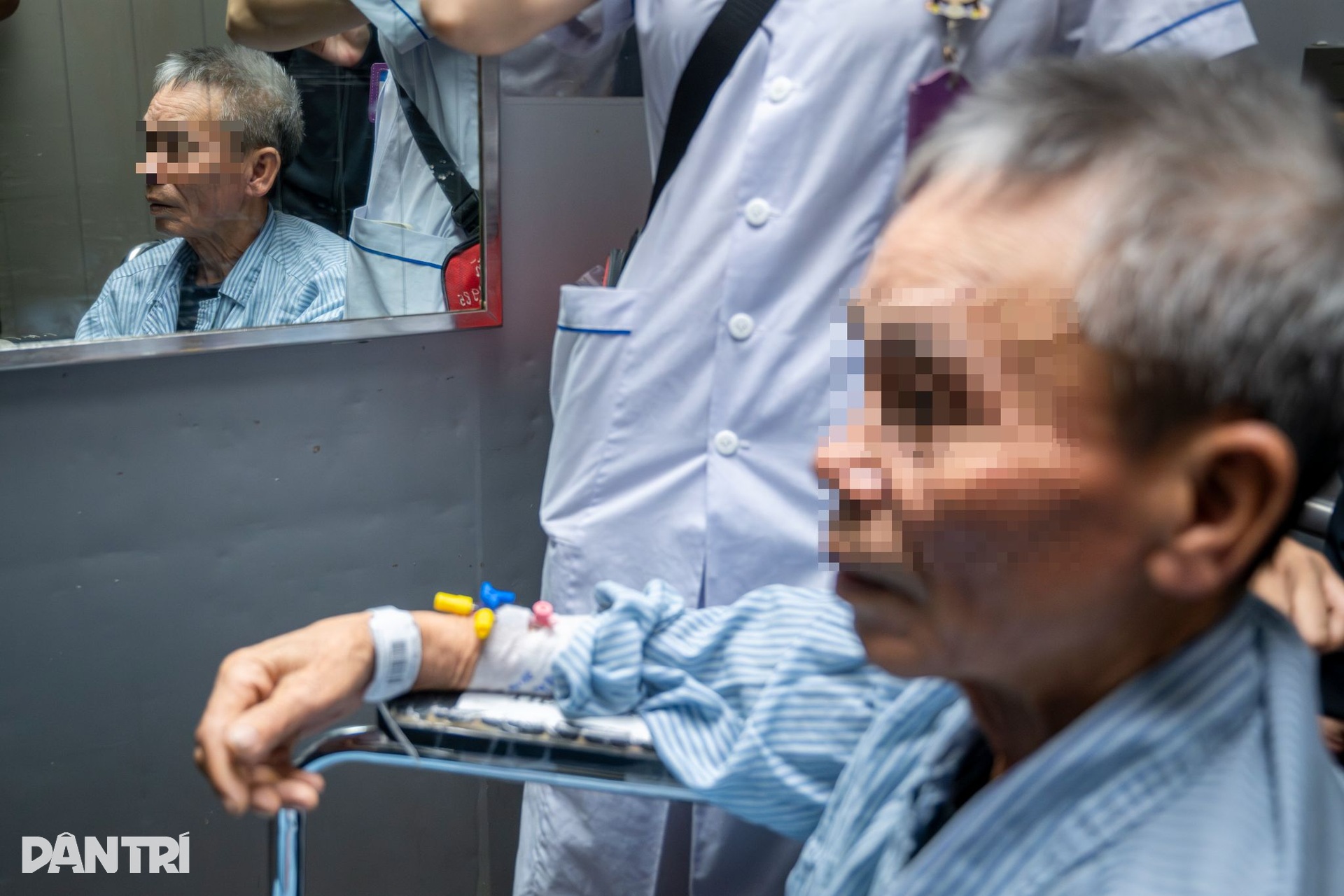 Xem bác sĩ biến ung thư thành bong bóng, loại bỏ hoàn toàn khỏi dạ dày - 2