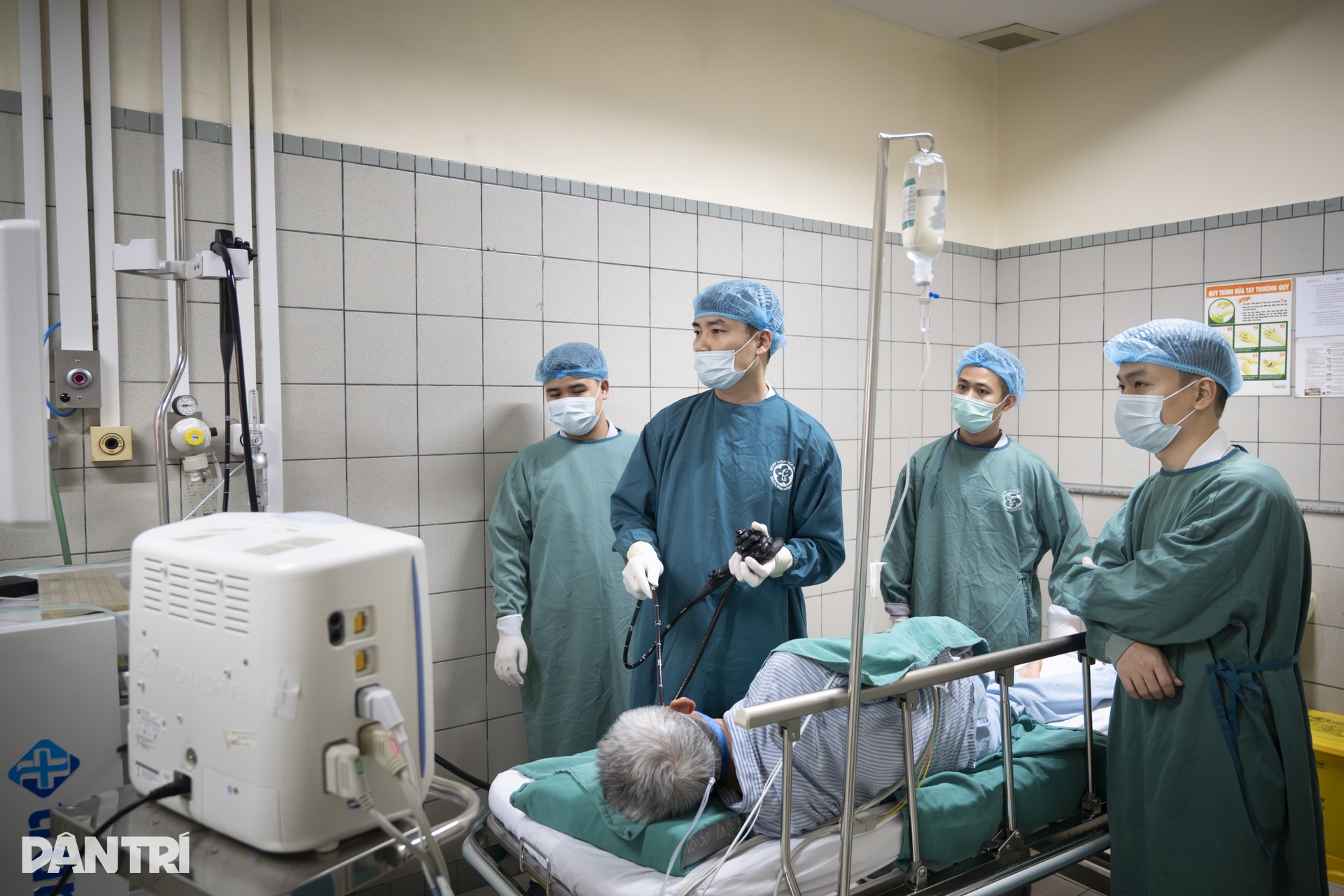 Xem bác sĩ biến ung thư thành bong bóng, loại bỏ hoàn toàn khỏi dạ dày - 6