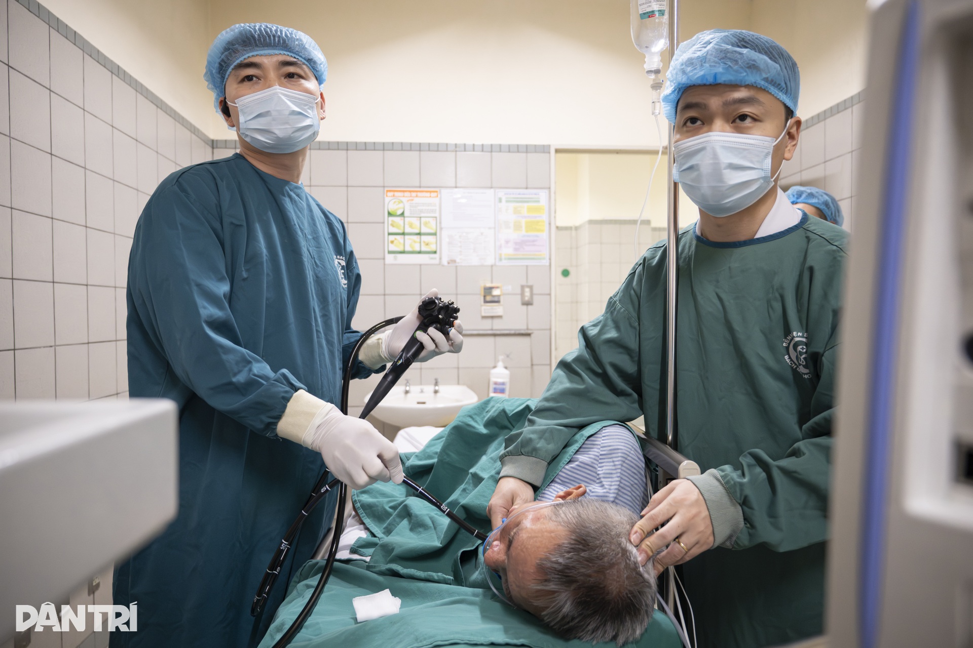 Xem bác sĩ biến ung thư thành bong bóng, loại bỏ hoàn toàn khỏi dạ dày - 7