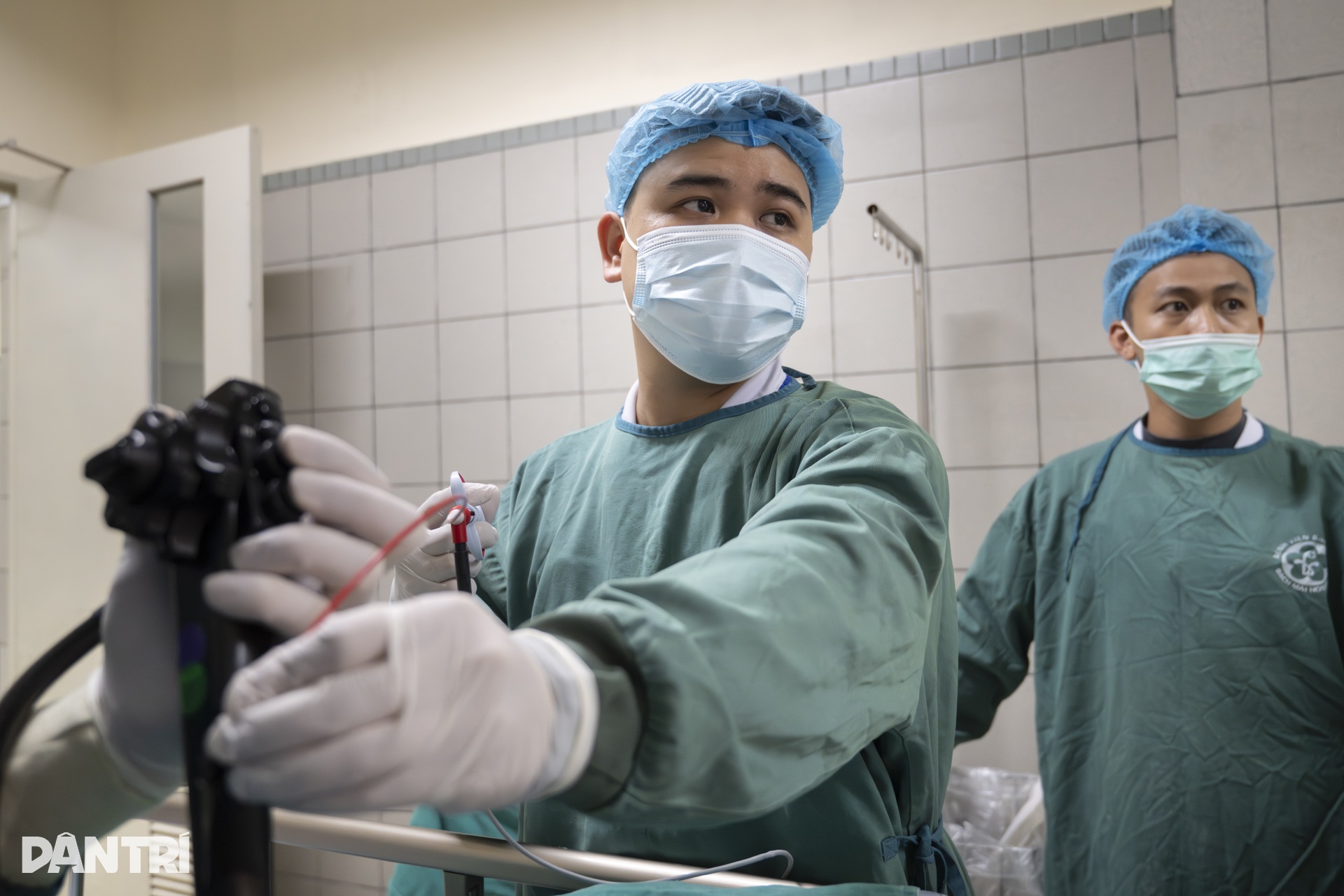 Xem bác sĩ biến ung thư thành bong bóng, loại bỏ hoàn toàn khỏi dạ dày - 18