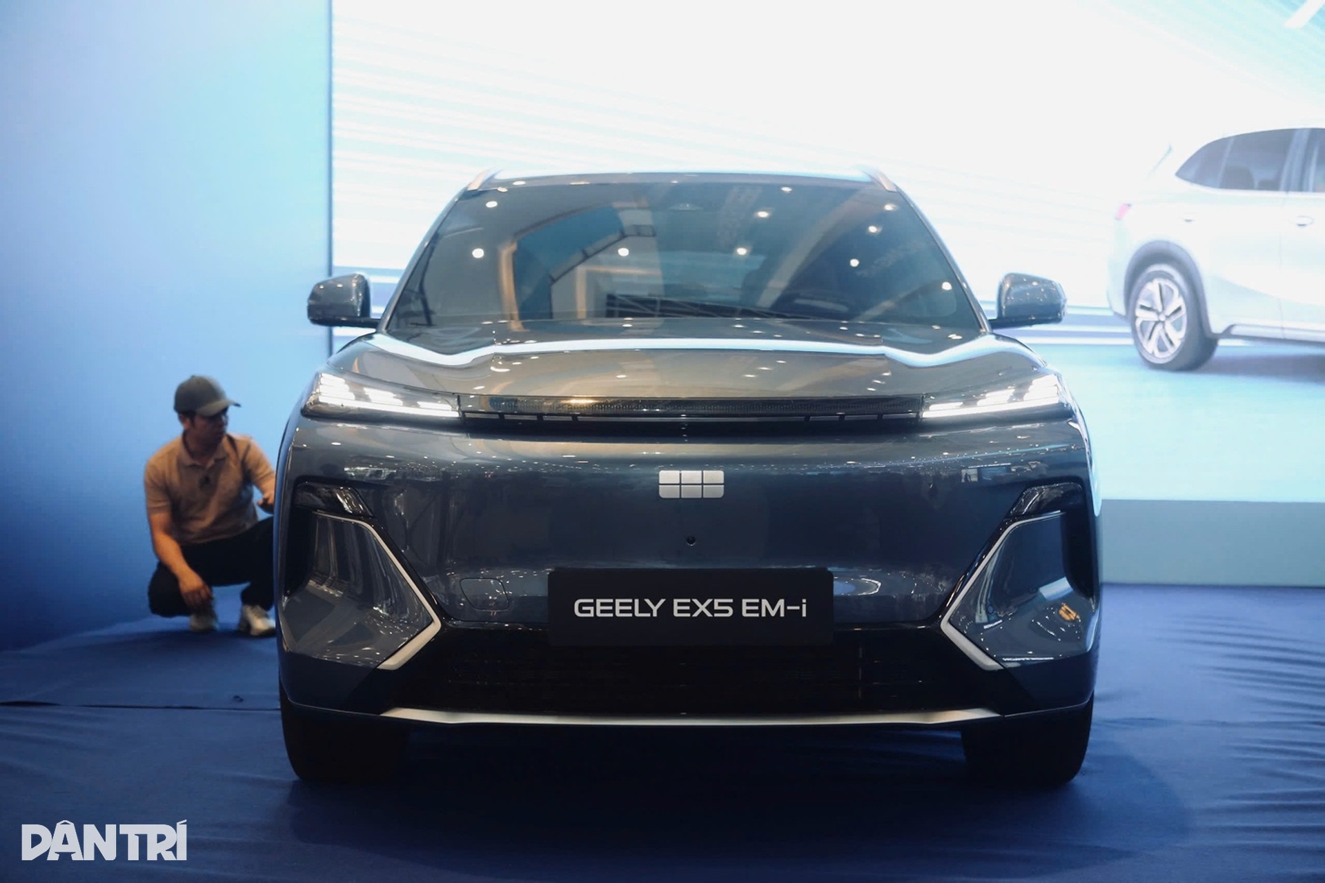 Geely EX5 PHEV giá gần 1 tỷ đồng, đối thủ mới của Sealion 6 và Destinator - 4 Geely EX5 PHEV giá gần 1 tỷ đồng, đối thủ mới của Sealion 6 và Destinator - 4