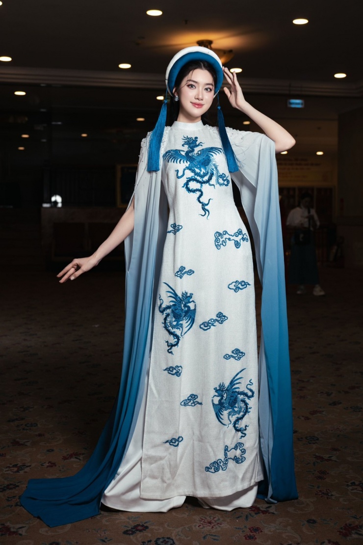 Trong khuôn khổ cuộc thi, cô tham gia trình diễn thời trang tại Lễ hội Áo dài TP HCM lần thứ 12, hoạt động thiện nguyện cùng ban tổ chức.