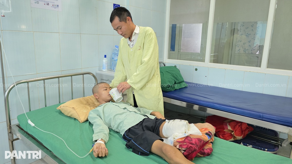 Xót cảnh nam sinh nghèo mất 1 chân sau tai nạn giao thông - 2