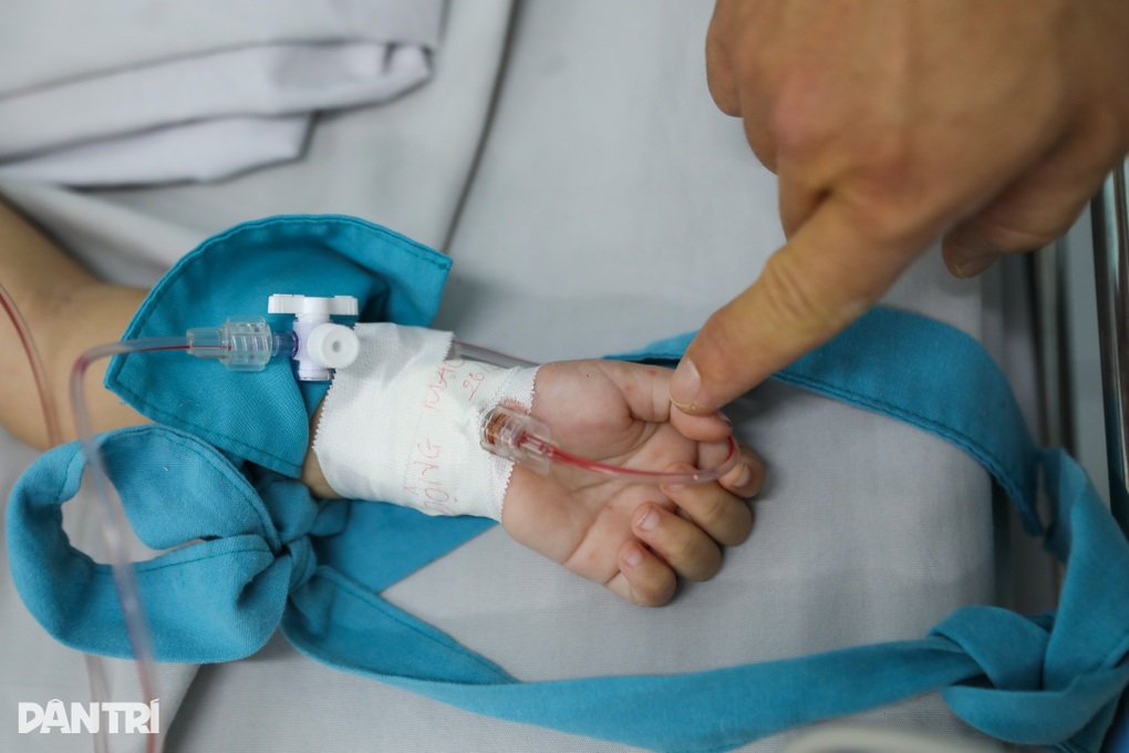 Hà Nội thông tin 17 ca Covid-19 mới, khuyến cáo về biến thể ve sầu - 2