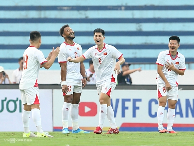 Đội tuyển Việt Nam tập trên sân Thiên Trường, phường Nam Định, tỉnh Ninh Bình ngày 30/3/2026. Ảnh: Hiếu Lương