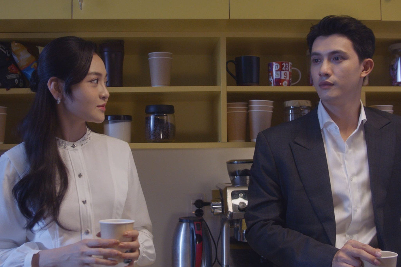 Đỉnh cao phim ngôn tình Việt là đây chứ đâu: Kịch bản 3 xu - diễn viên 3 tỷ, càng xem càng luỵ không dứt nổi- Ảnh 7. Đỉnh cao phim ngôn tình Việt là đây chứ đâu: Kịch bản 3 xu - diễn viên 3 tỷ, càng xem càng luỵ không dứt nổi- Ảnh 7.