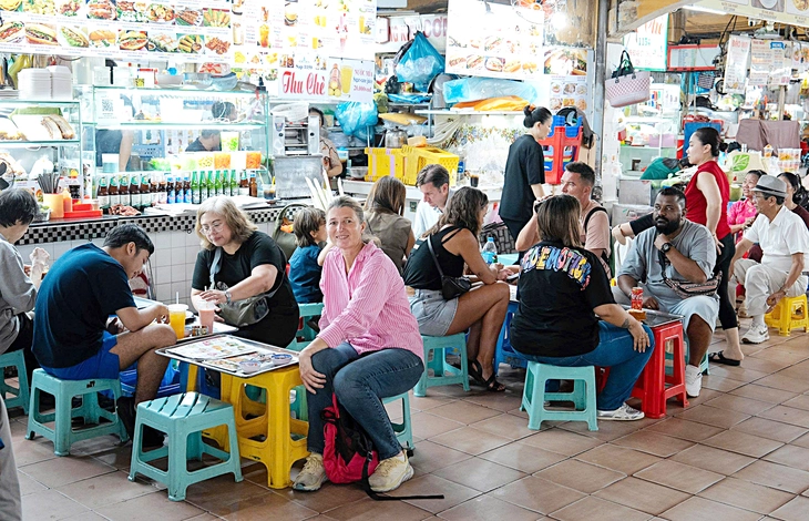 Để du khách mở ví về đêm  - Ảnh 2.