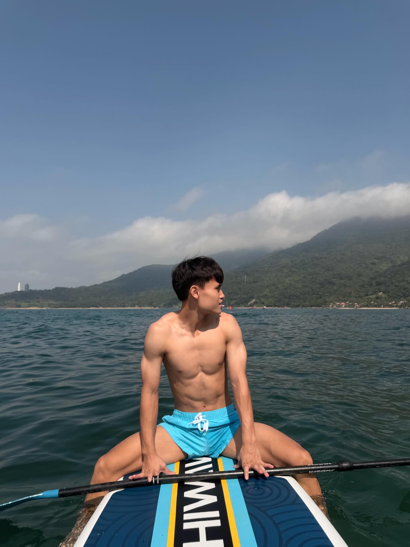 Hotgirl 3,8 triệu followers tung bộ ảnh cực tình bên sao U23 Việt Nam, đáp trả khi bị nhắc Hotgirl 3,8 triệu followers tung bộ ảnh cực tình bên sao U23 Việt Nam, đáp trả khi bị nhắc