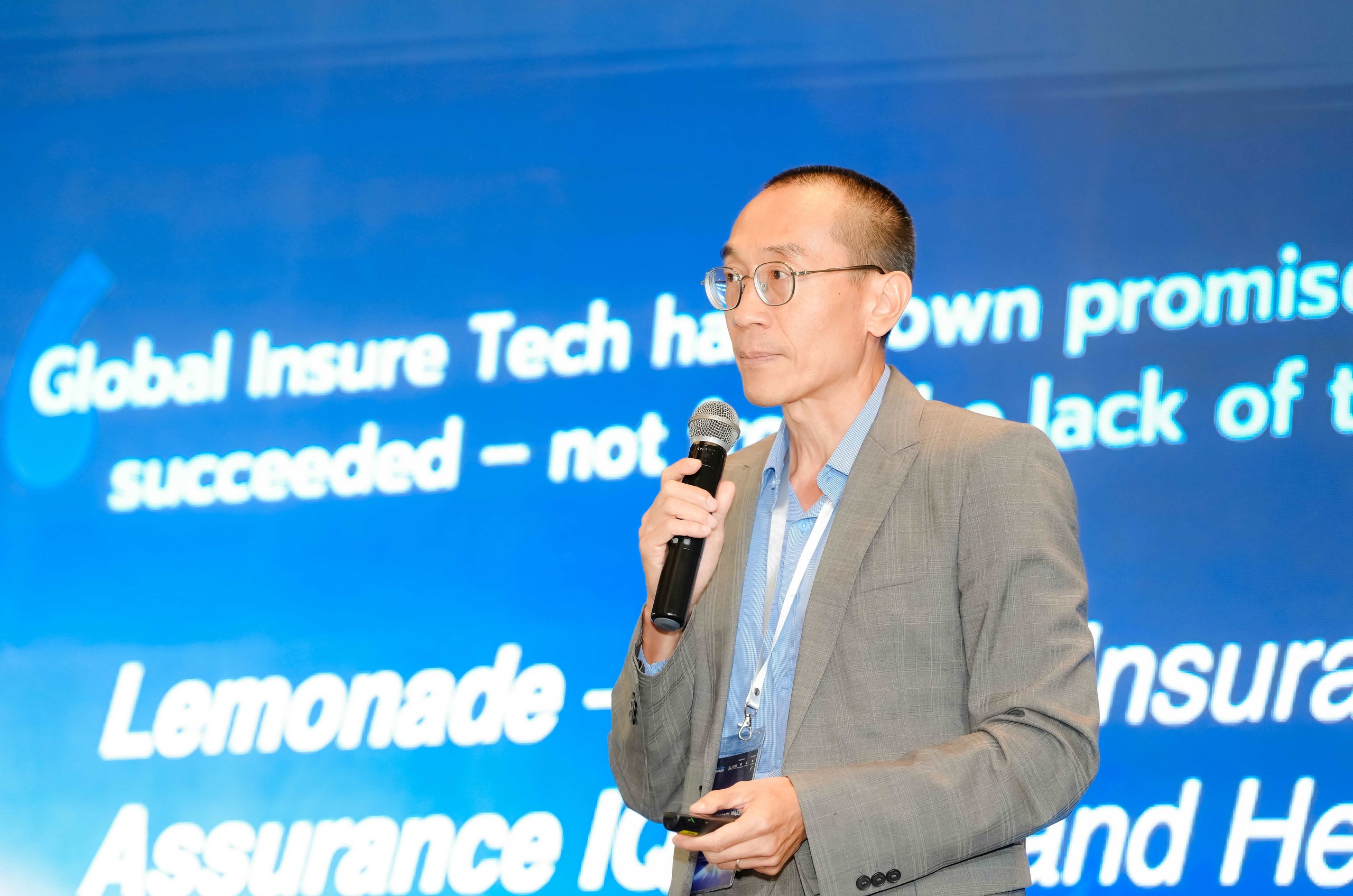 AI đang tái định hình ngành bảo hiểm Việt Nam như thế nào? 2 AI đang tái định hình ngành bảo hiểm Việt Nam như thế nào? - Ảnh 2.