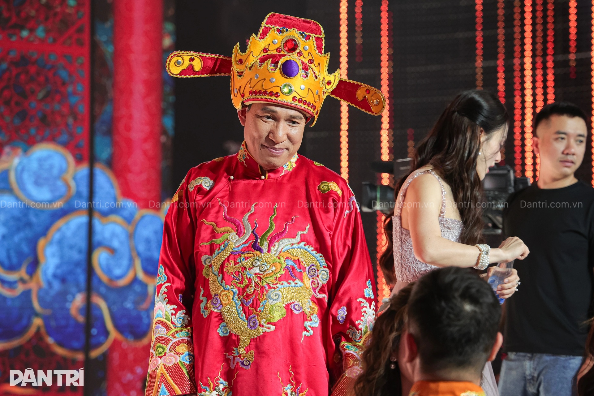 Hé lộ hình ảnh NSND Quốc Khánh tung hứng diễn xuất cùng dàn Táo quân - 5