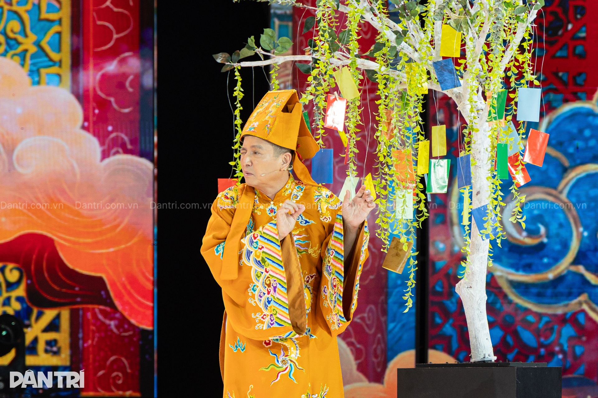 Hé lộ hình ảnh NSND Quốc Khánh tung hứng diễn xuất cùng dàn Táo quân - 9