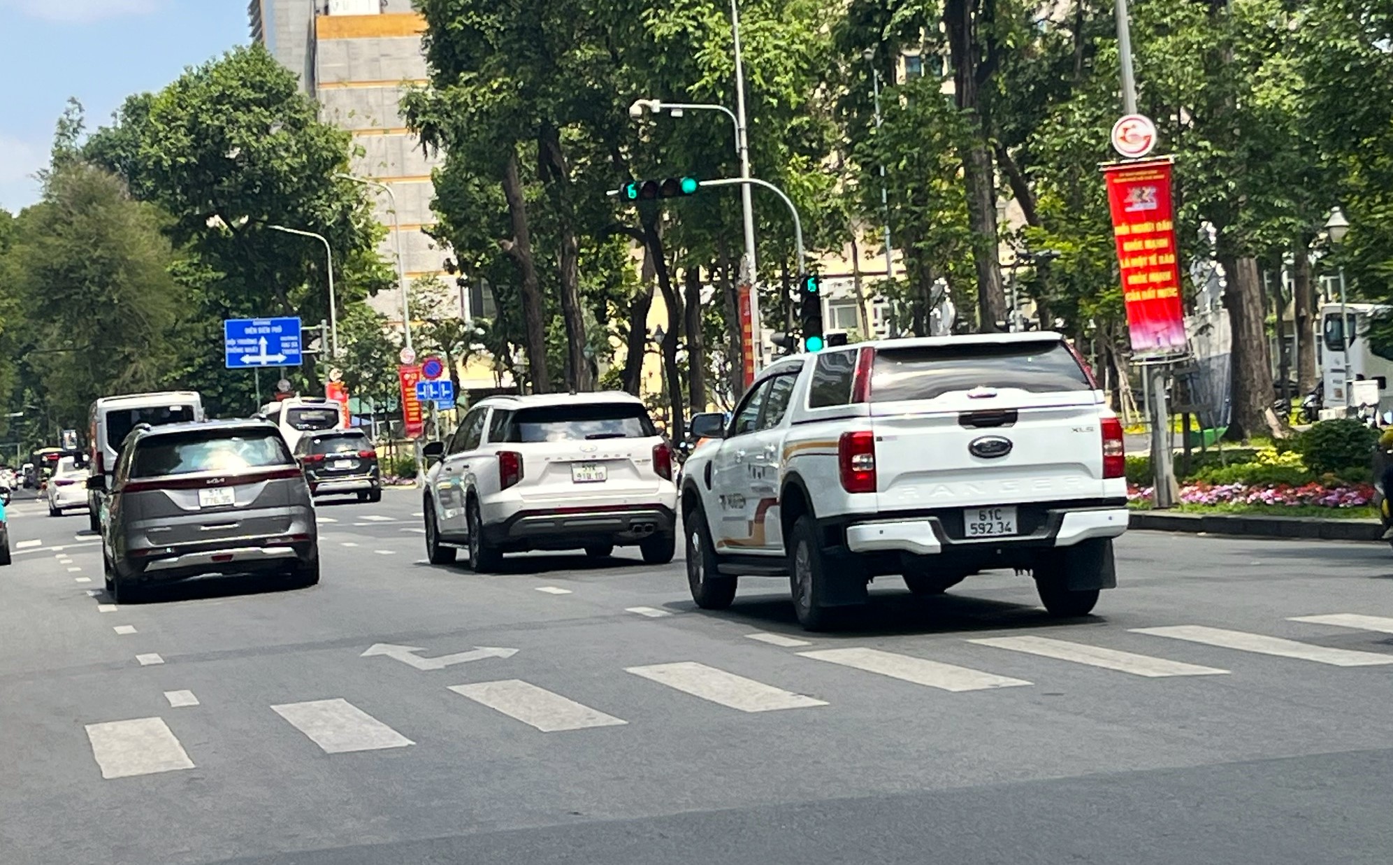 Chủ xe bán tải ồ ạt bán ‘cắt lỗ’, nhiều chiếc chỉ chạy vài trăm km - Ảnh 3.