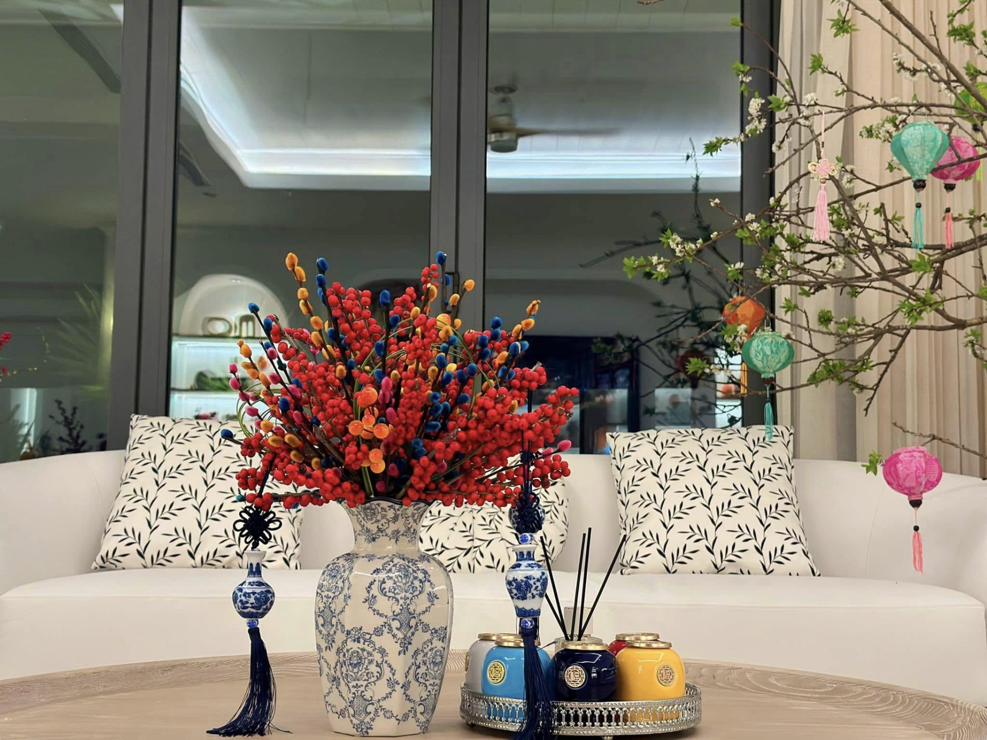 Mỹ nhân Vbiz gả vào hào môn: Đỗ Mỹ Linh ở dinh thự bề thế số 1 Hà Nội, Linh Rin là chủ nhân biệt thự siêu đẳng cấp- Ảnh 12.