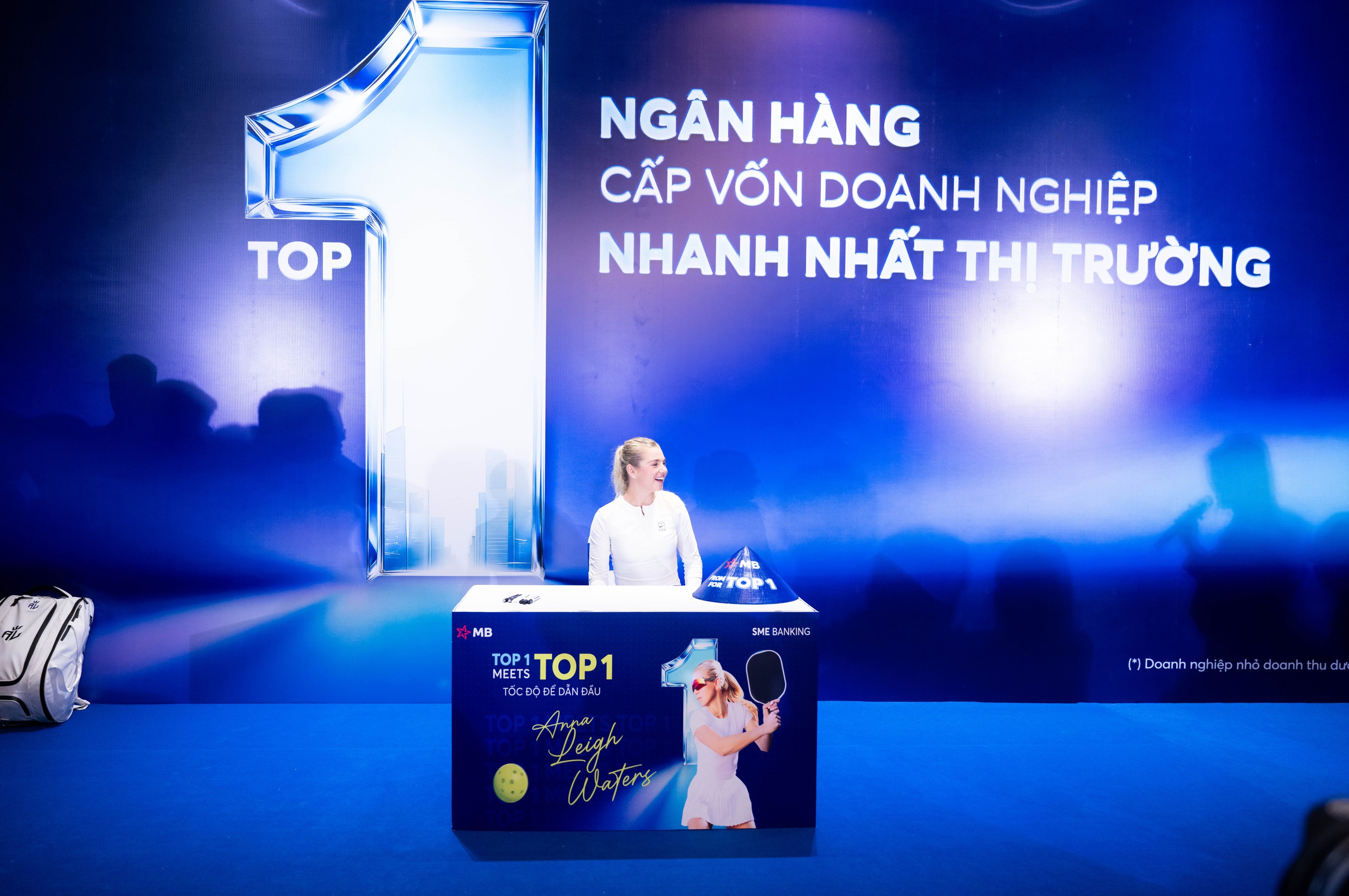 Cận cảnh nhan sắc xinh đẹp của nữ hoàng Pickleball Anna Leigh Waters: Tươi rói đội nón lá, tự phát âm tên tiếng Việt cực yêu!- Ảnh 3.