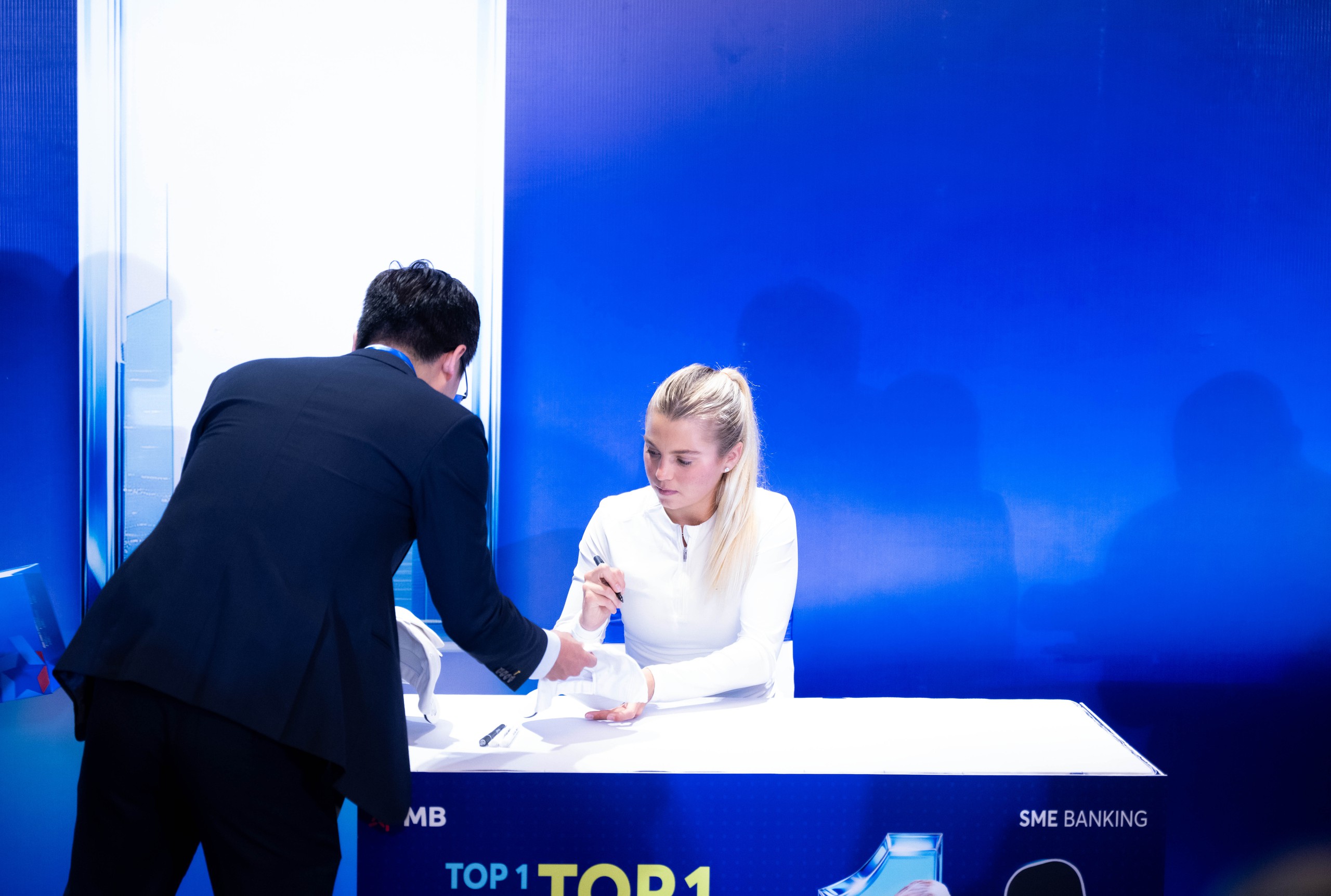 Cận cảnh nhan sắc xinh đẹp của nữ hoàng Pickleball Anna Leigh Waters: Tươi rói đội nón lá, tự phát âm tên tiếng Việt cực yêu!- Ảnh 4.