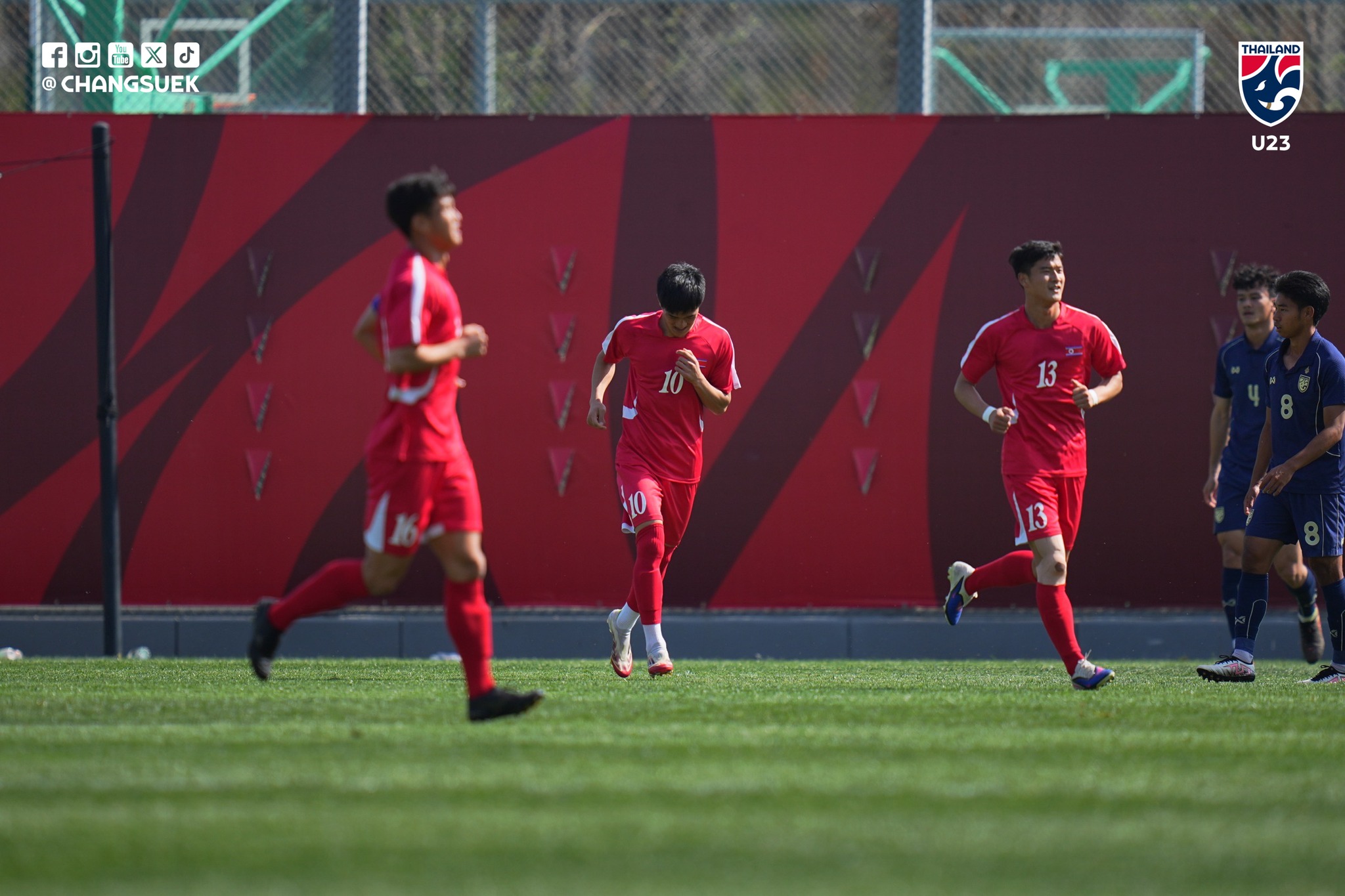 U.23 Thái Lan thua đậm U.23 Triều Tiên, chính thức hết cơ hội vô địch giải giao hữu Trung Quốc- Ảnh 2.