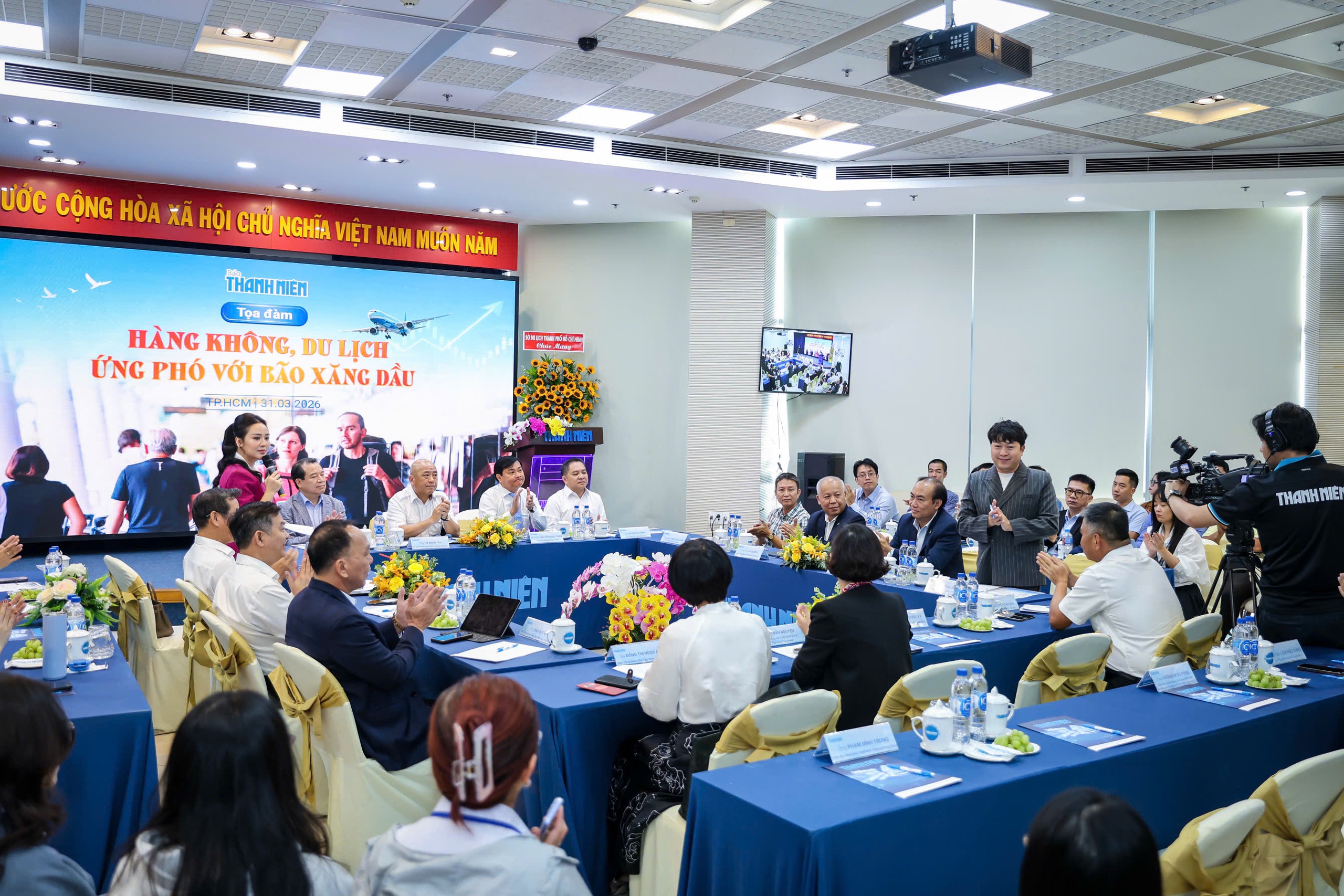 Đề xuất bỏ trần giá vé máy bay nội địa - Ảnh 2.