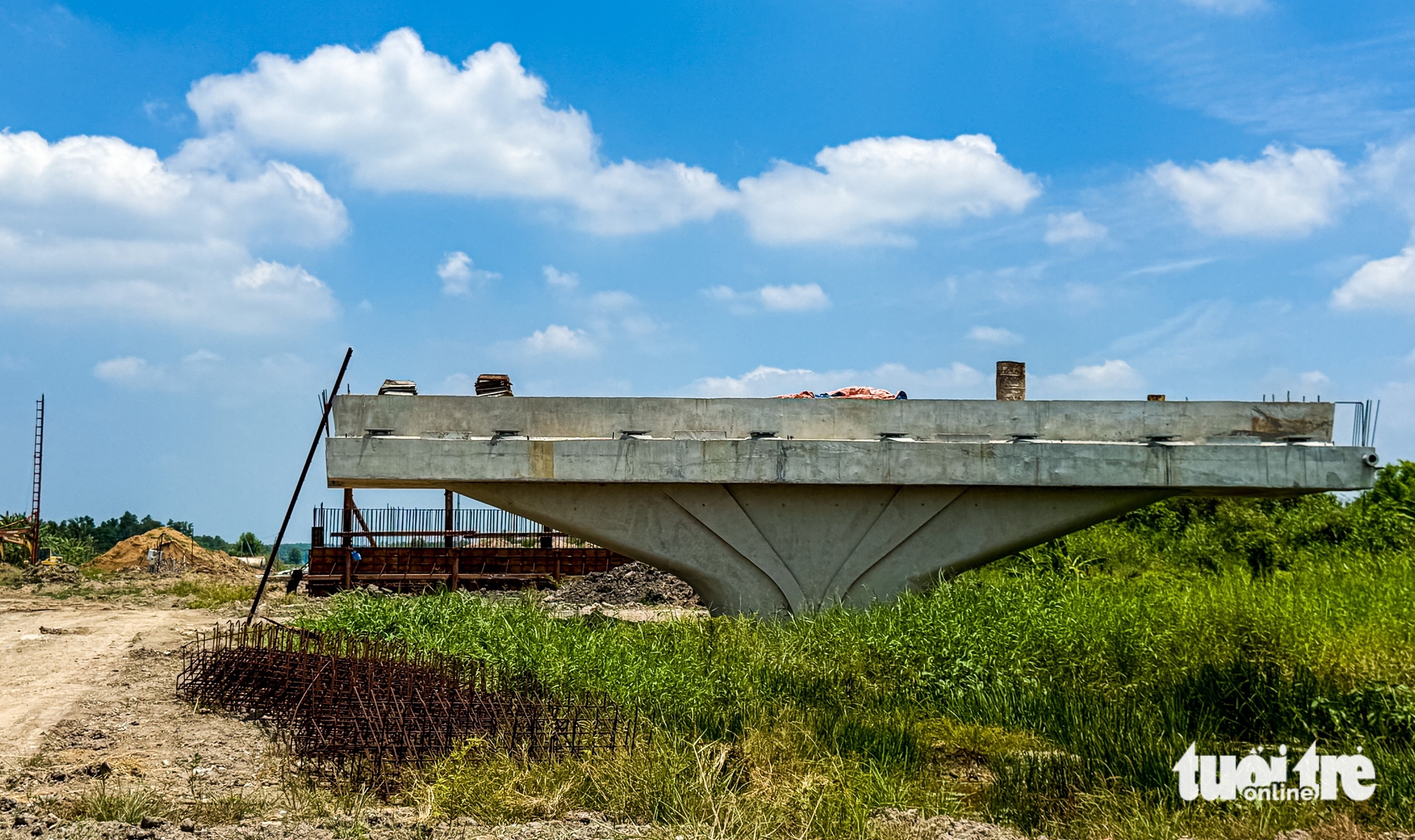 Cận mốc phải đưa vào khai thác, vành đai 3 TP.HCM đoạn phía Tây còn ngổn ngang - Ảnh 14.