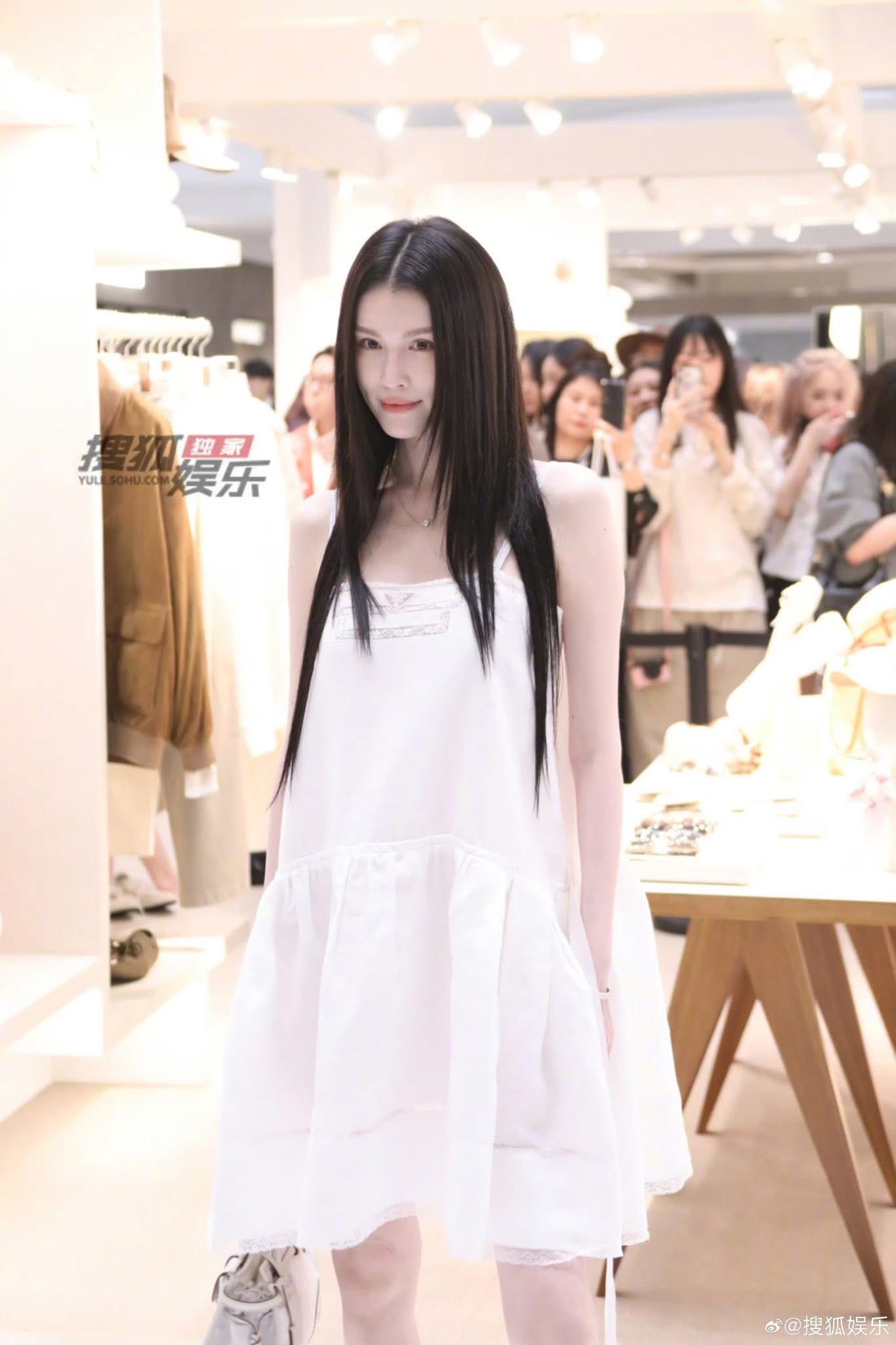 Dáng vóc khó tin sau 5 tháng sinh con của thiên thần Victoria's Secret: Là đã có lần sinh đẻ nào chưa?- Ảnh 2.