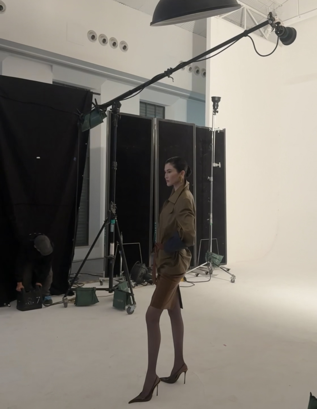 Dáng vóc khó tin sau 5 tháng sinh con của thiên thần Victoria's Secret: Là đã có lần sinh đẻ nào chưa?- Ảnh 7.