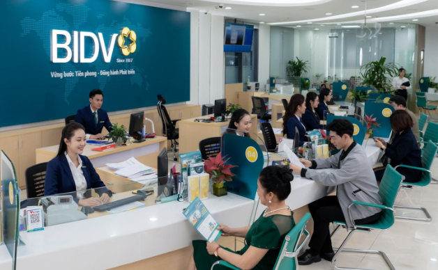 Ngân hàng thông báo khẩn từ 1-4, chủ tài khoản phải dùng tên thật khi chuyển tiền- Ảnh 1. Ngân hàng thông báo khẩn từ 1-4, chủ tài khoản phải dùng tên thật khi chuyển tiền- Ảnh 1.