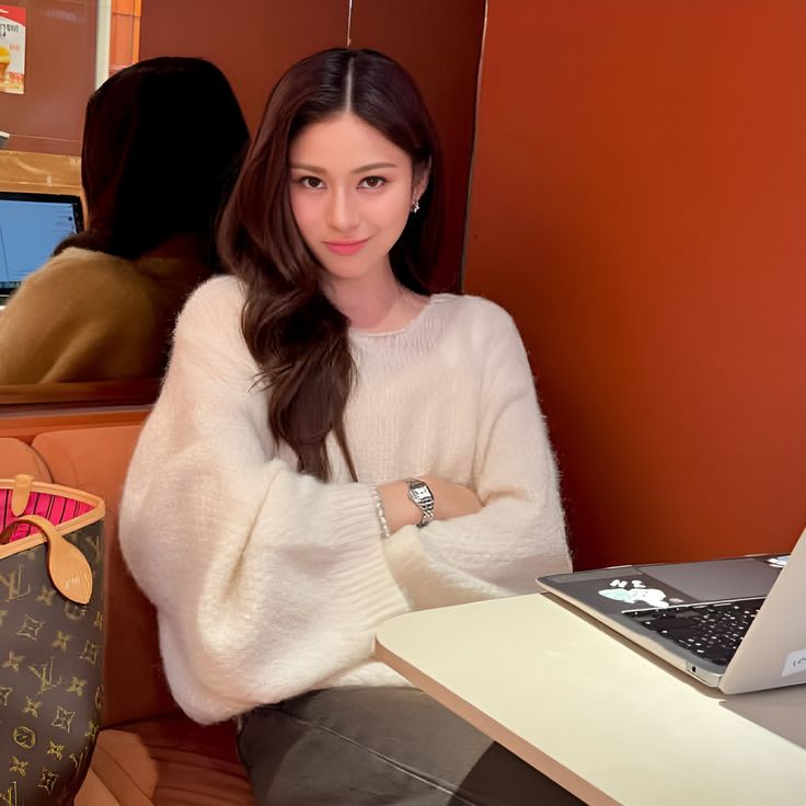 Đi làm mà thái độ thế này: Đừng hỏi vì sao đồng nghiệp chán, sếp chê còn bản thân thì không thăng tiến nổi- Ảnh 2.