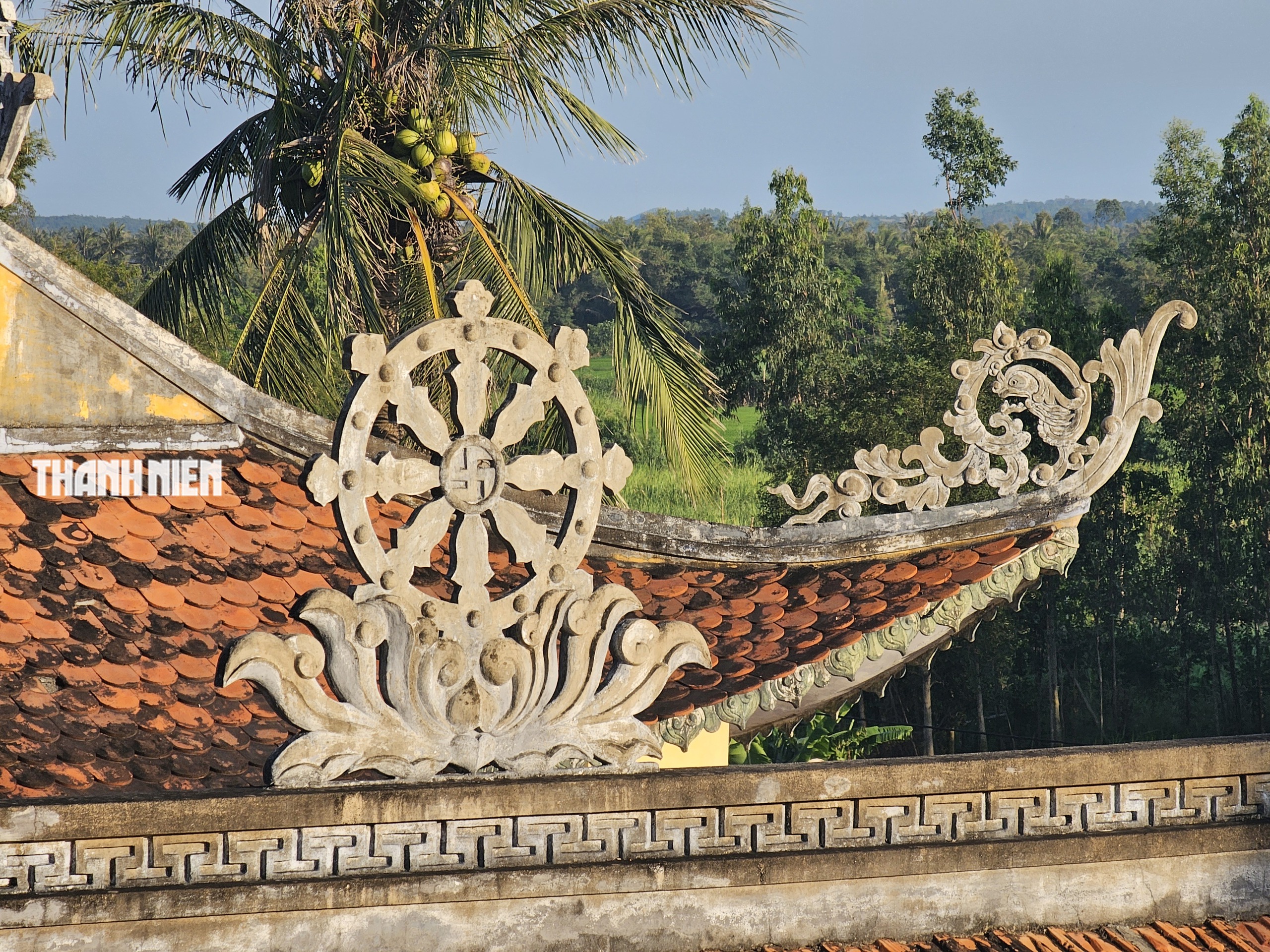 Khám phá ngôi chùa bên núi A Mang với hơn 500 mộ cổ- Ảnh 9. Khám phá ngôi chùa bên núi A Mang với hơn 500 mộ cổ- Ảnh 9.