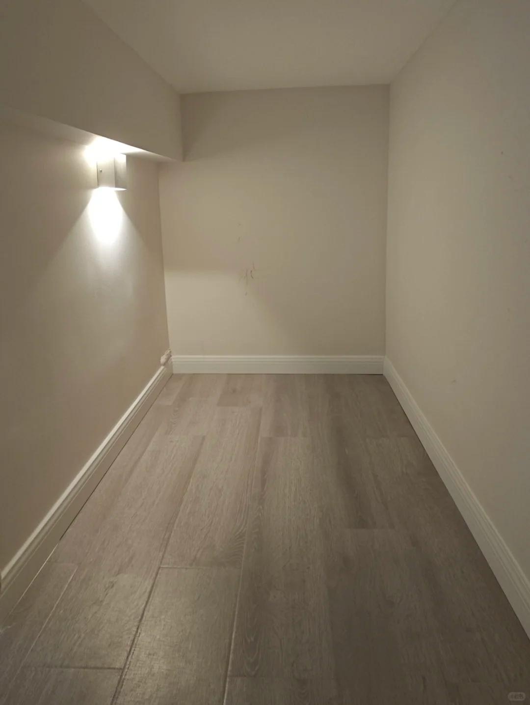 Cô gái ngủ trong tủ quần áo suốt 5 năm, cho thêm tiền cũng không rời đi vì một lý do khó ngờ- Ảnh 3.