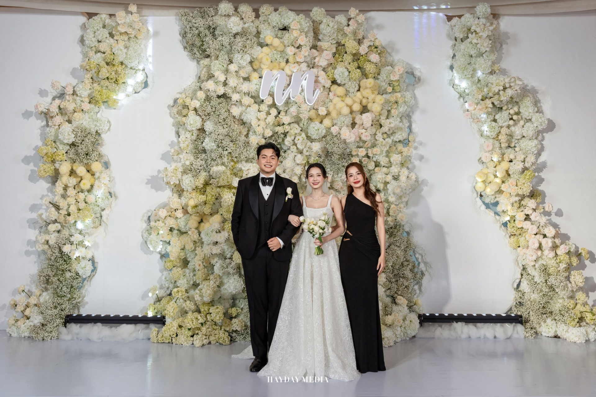 Thái độ lạ của Hải Nam - Jun Vũ bên trong đám cưới quy tụ cả dàn sao Vbiz- Ảnh 4.