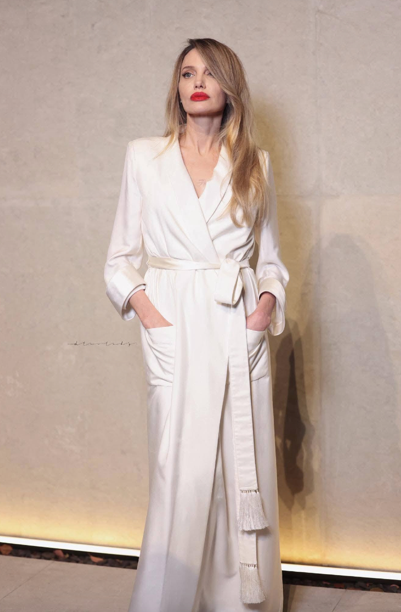 Angelina Jolie: Từ tóc tém nổi loạn thời trẻ tới nhan sắc giờ không ai nhận ra, ẩn sau đó là cả 1 hành trình nhiều thông điệp- Ảnh 17.