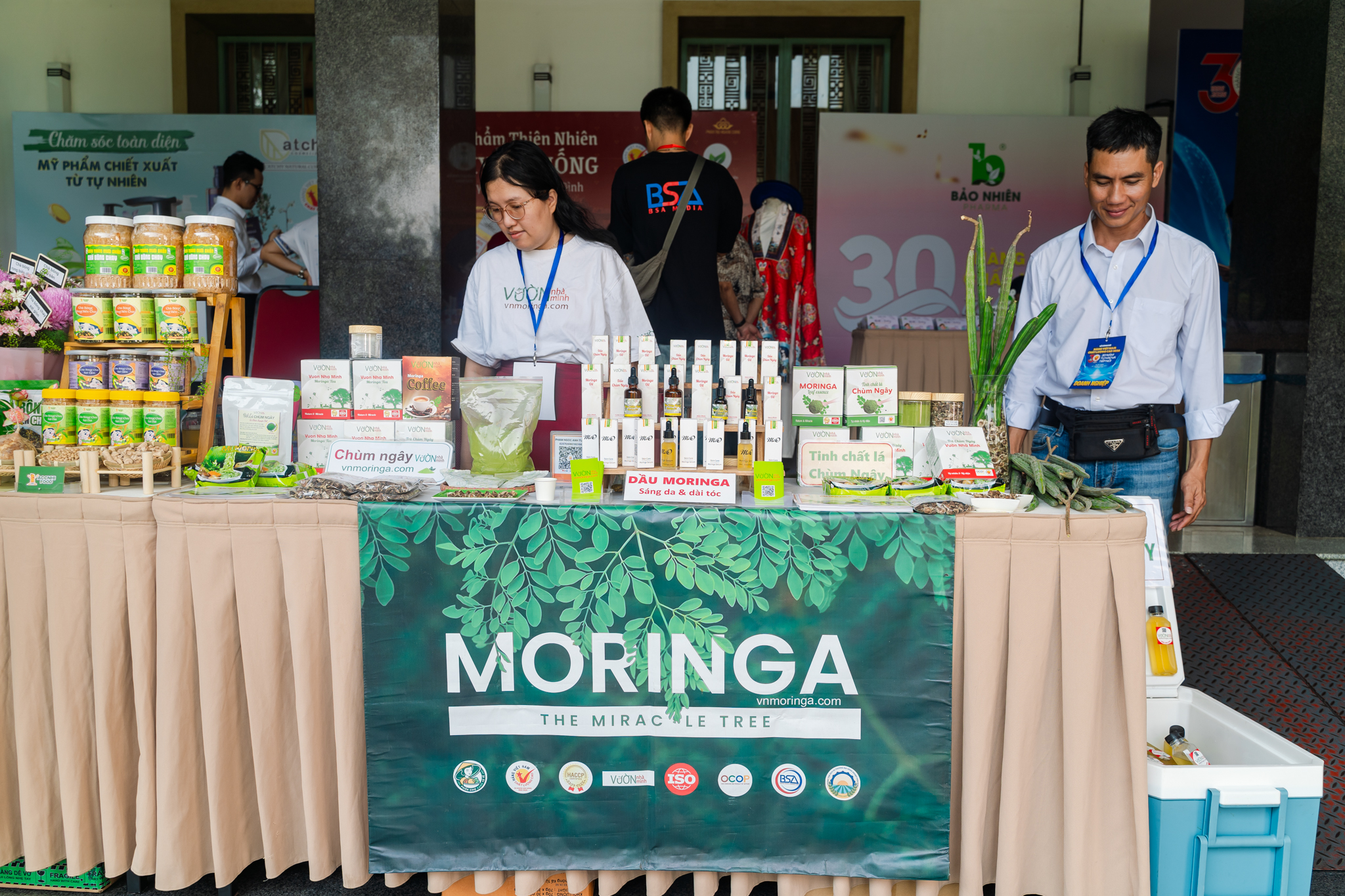 Quả trứng gà biến thành đặc sản 6 VIDEO: Lạ miệng với đặc sản từ chùm ngây và quả lê-ki-ma tại Lễ công bố Hàng Việt Nam Chất lượng cao - Ảnh 9.