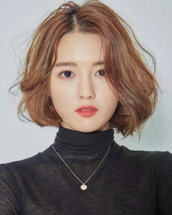 Nữ diễn viên Hàn Quốc ăn phở, uống cà phê đường tàu ở Hà Nội- Ảnh 6.