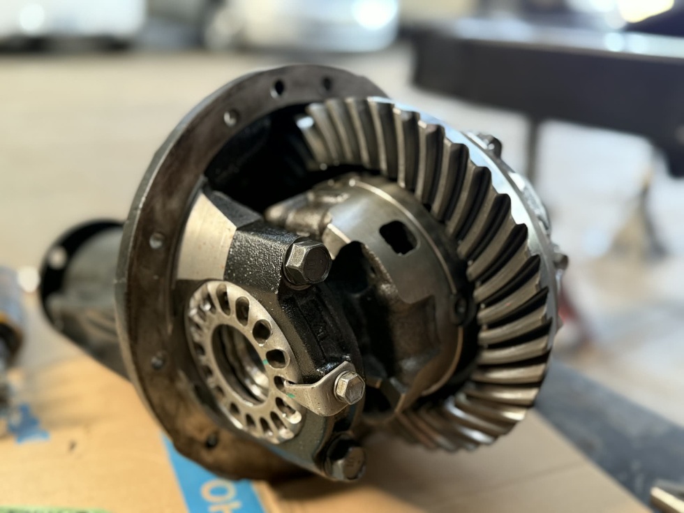 9x dành 6 tháng đặt phụ tùng khắp thế giới để đại tu Land Cruiser đời 1995 - 16