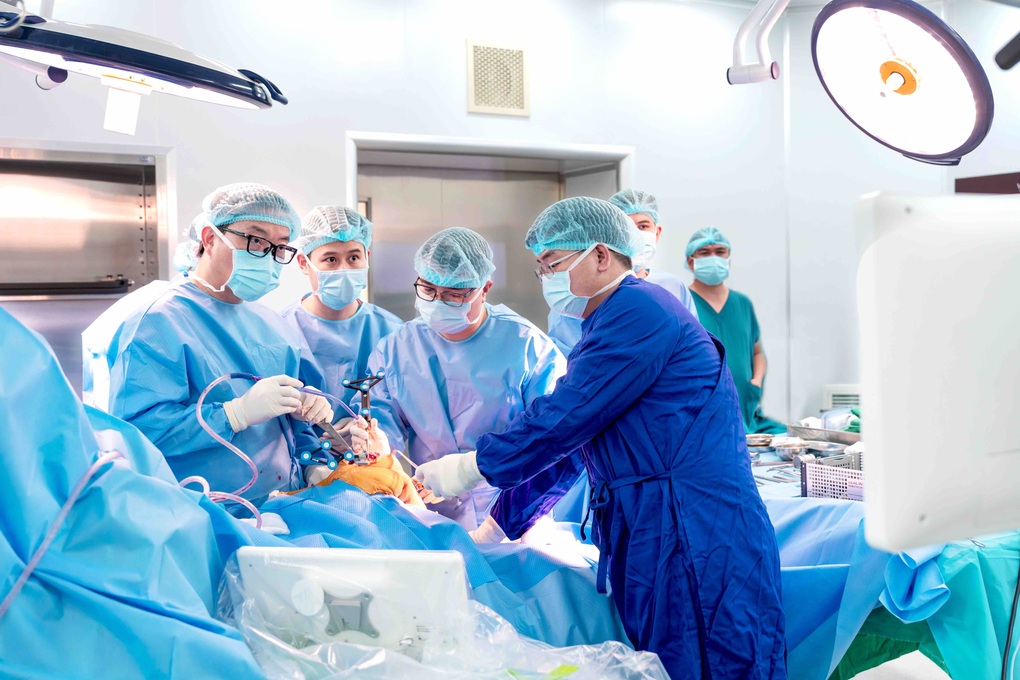 Vinmec ra mắt robot hỗ trợ thay khớp gối với chi phí hợp lý, tích hợp công nghệ AI - 4