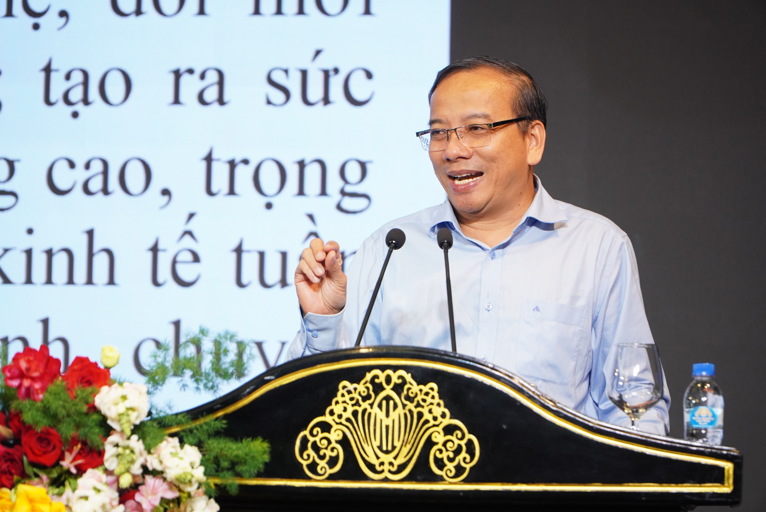 Nhiệm vụ chuyển đổi số và bảo vệ nền tảng tư tưởng của Đảng không thể tách rời nhau - Ảnh 2.