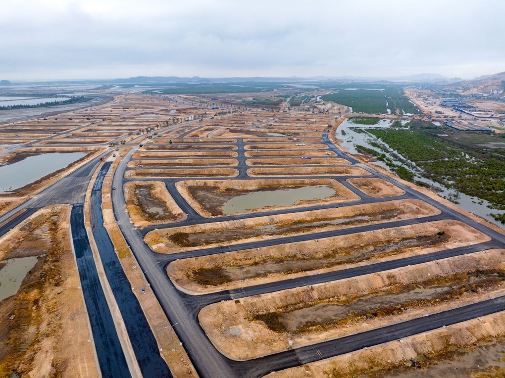 Đại công trường Vinhomes Global Gate Hạ Long - 2