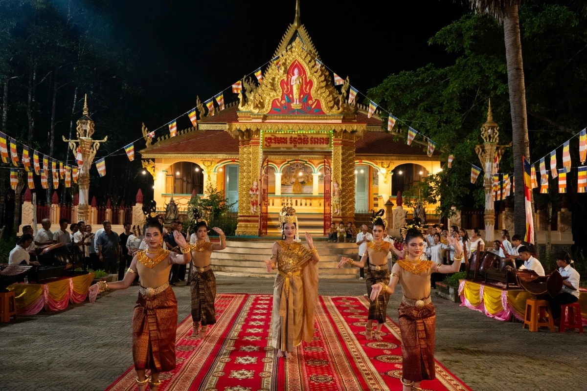 Ai se duyên cho cặp sao Việt này kể cũng tài: Nhà gái hơn nhà trai 14 tuổi, U45 vẫn bốc lửa chết đi được- Ảnh 6.