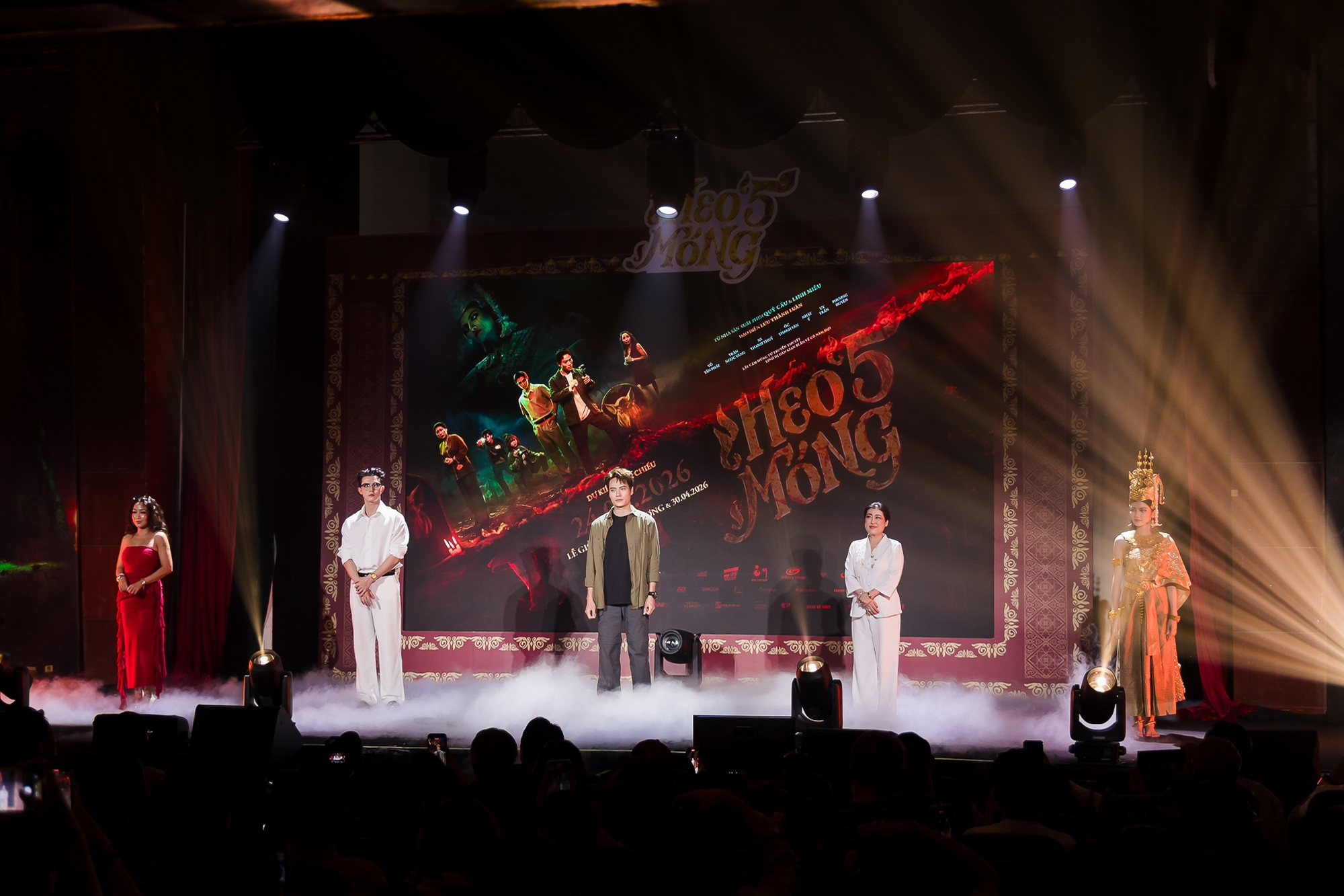 Ai se duyên cho cặp sao Việt này kể cũng tài: Nhà gái hơn nhà trai 14 tuổi, U45 vẫn bốc lửa chết đi được- Ảnh 14.