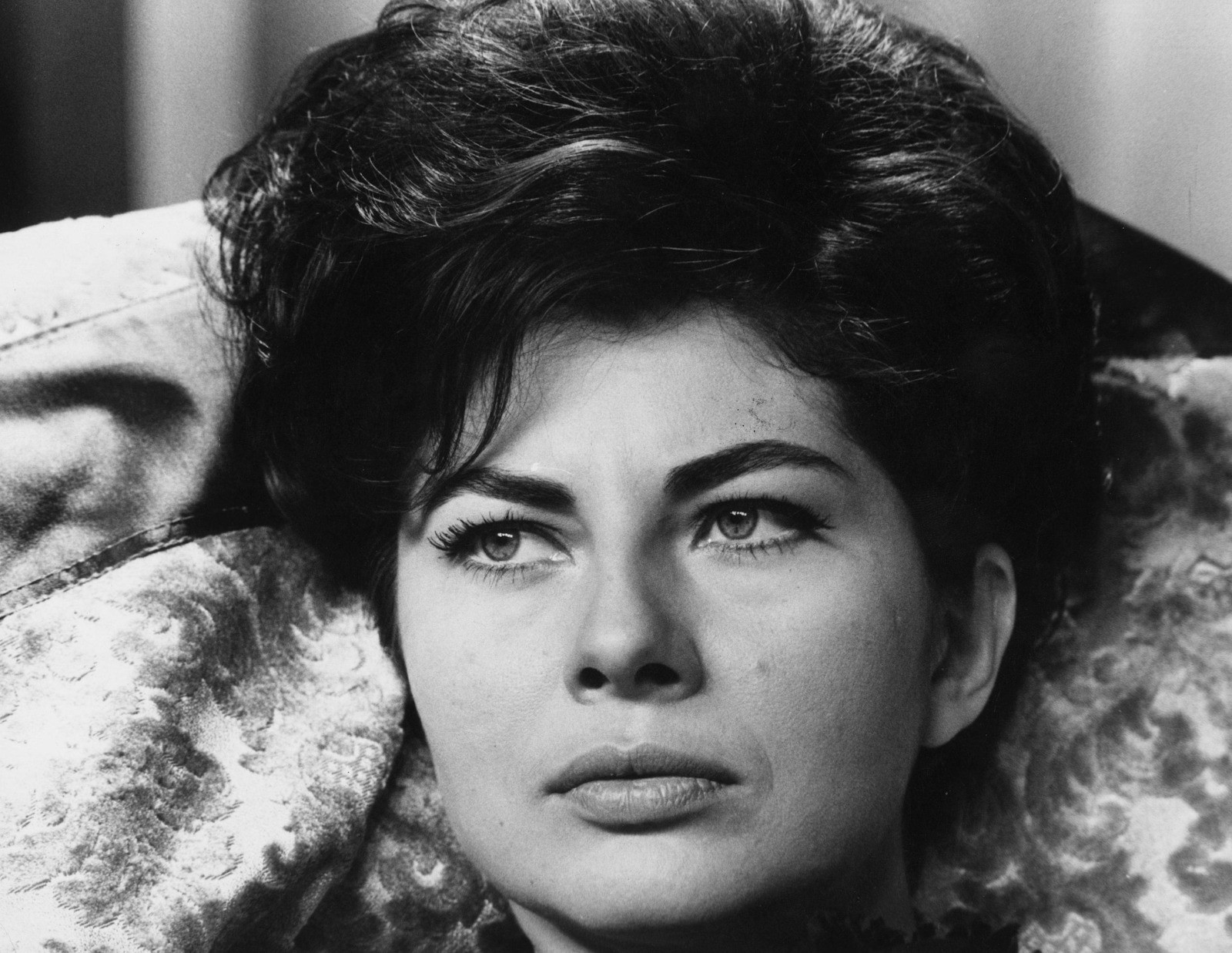 Số phận bi kịch của nàng công chúa là “bảo ngọc” Iran: 18 tuổi trở thành hoàng hậu, đám cưới xa hoa nhưng cả đời sau lưu lạc trên đất khách- Ảnh 1.