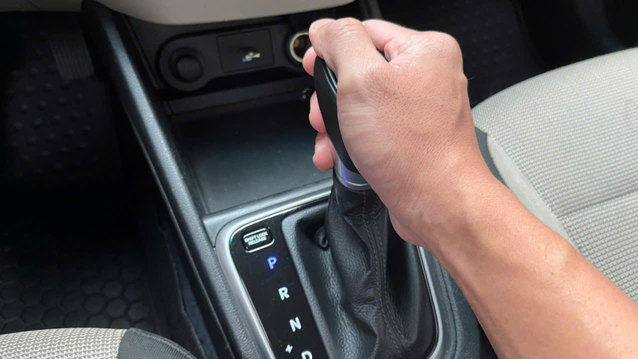 3 lý do vì sao không nên chuyển cần số về P khi dừng đèn đỏ 2 3 lý do vì sao không nên chuyển cần số về P khi dừng đèn đỏ - Ảnh 2.