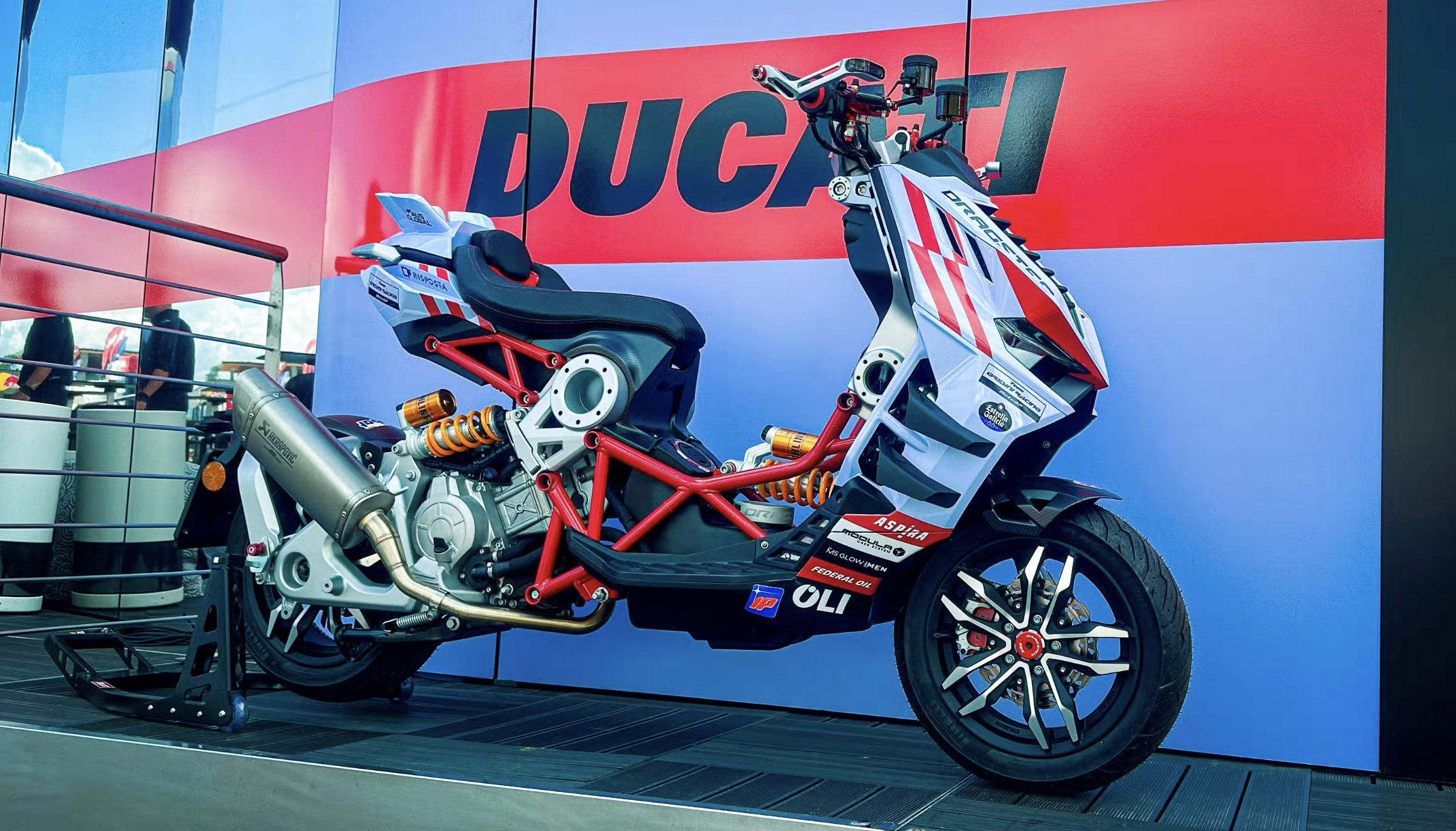 3 mẫu xe tay ga nhập khẩu số lượng giới hạn rục rịch về Việt Nam - Ảnh 3.