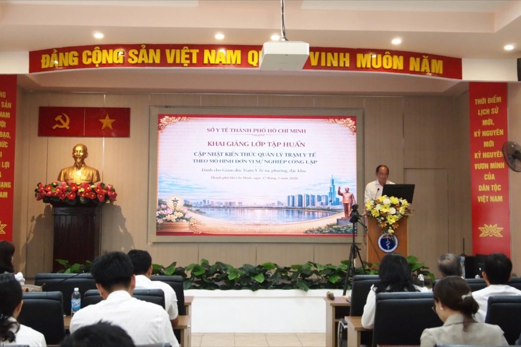 359 giám đốc trạm y tế ở TPHCM đi học để biết phải làm gì ở giai đoạn mới - 1