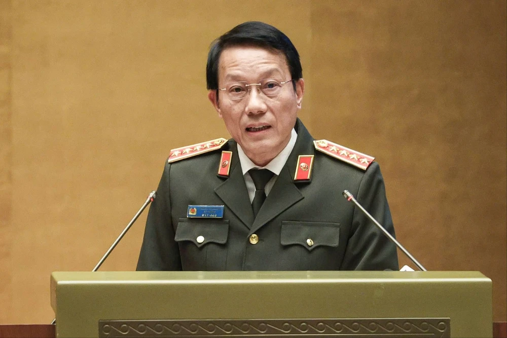 Đại tướng Lương Tam Quang, Ủy viên Bộ Chính trị, Bộ trưởng Bộ Công an. bo-truong-bo-cong-an-luong-tam-quang-huong-toi-xay-dung-xa-hoi-khong-toi-pham-tai-nan.jpg