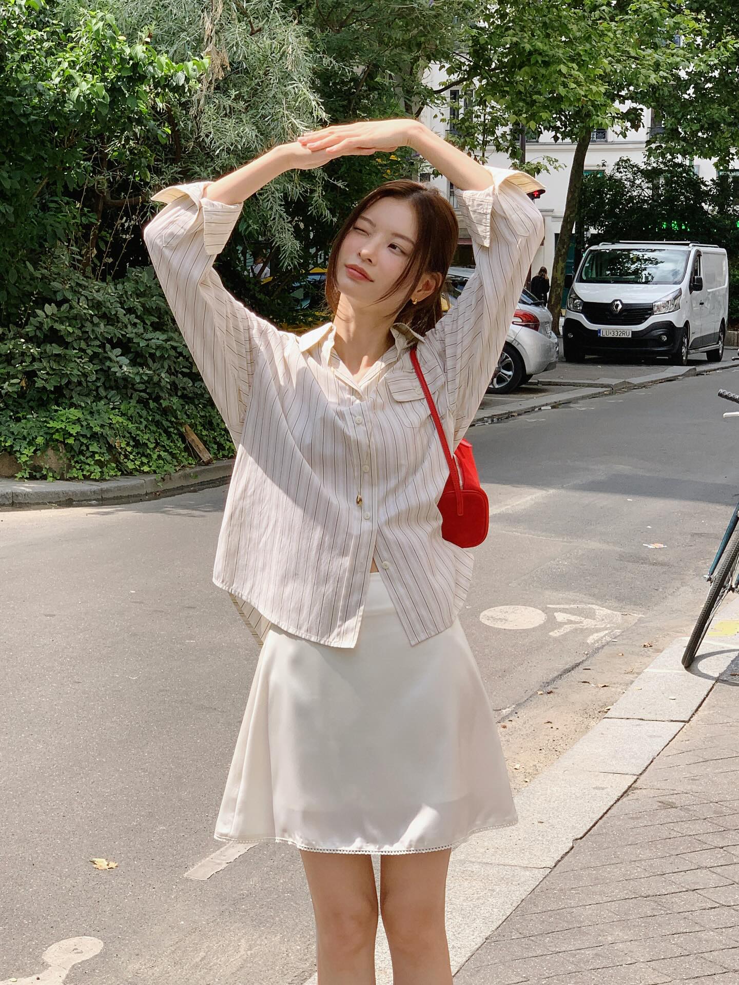 4 kiểu chân váy mùa hè cứ mặc là trẻ ra 5 tuổi- Ảnh 1.