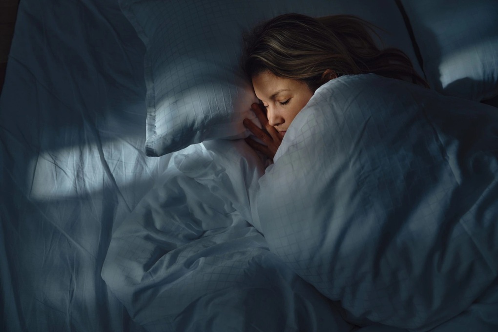 4 thói quen khi ngủ tiếp tay cho ung thư, tiểu đường - 1