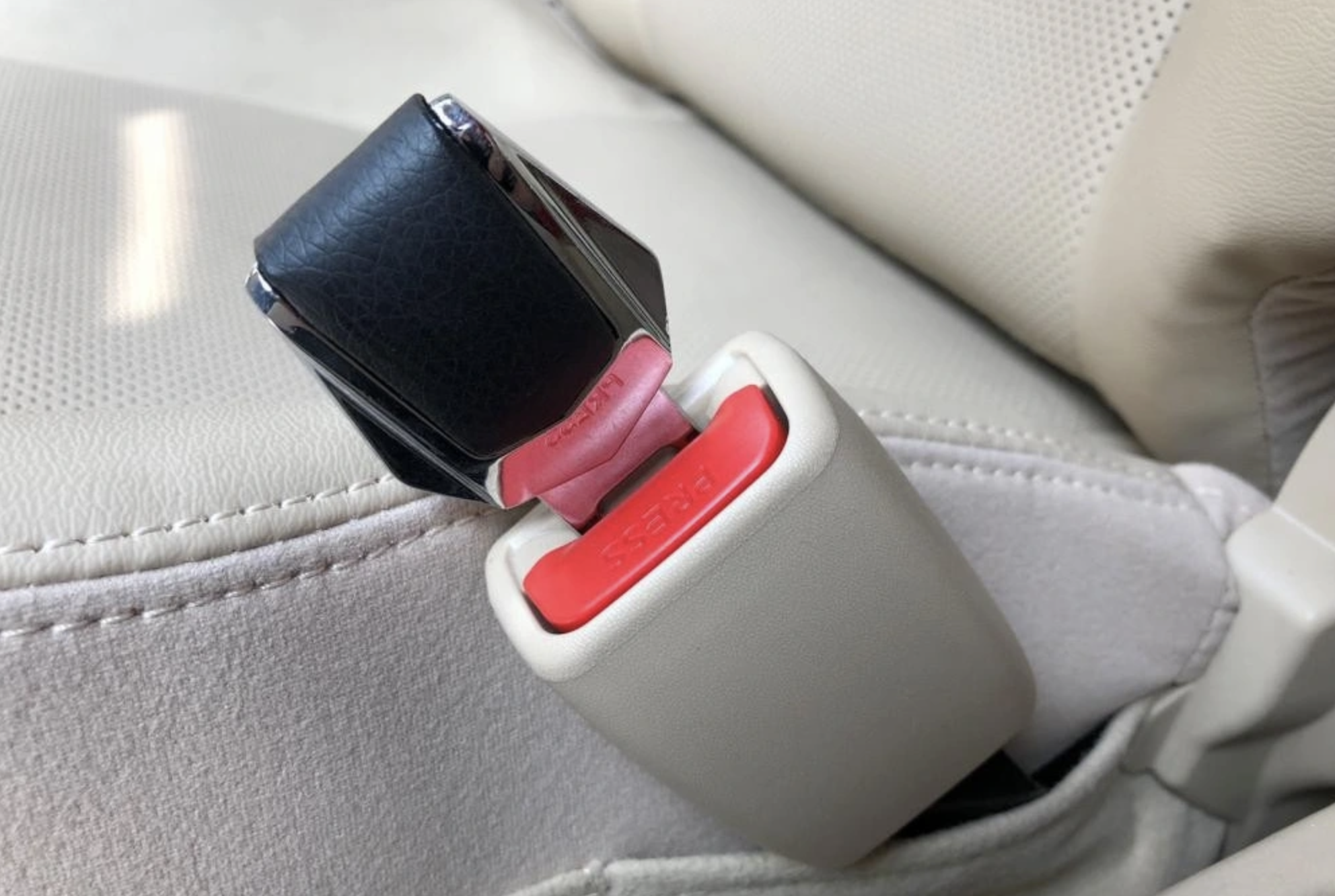 5 phụ kiện 'lợi bất cập hại' chủ xe không nên trang bị trên ô tô - Ảnh 3.